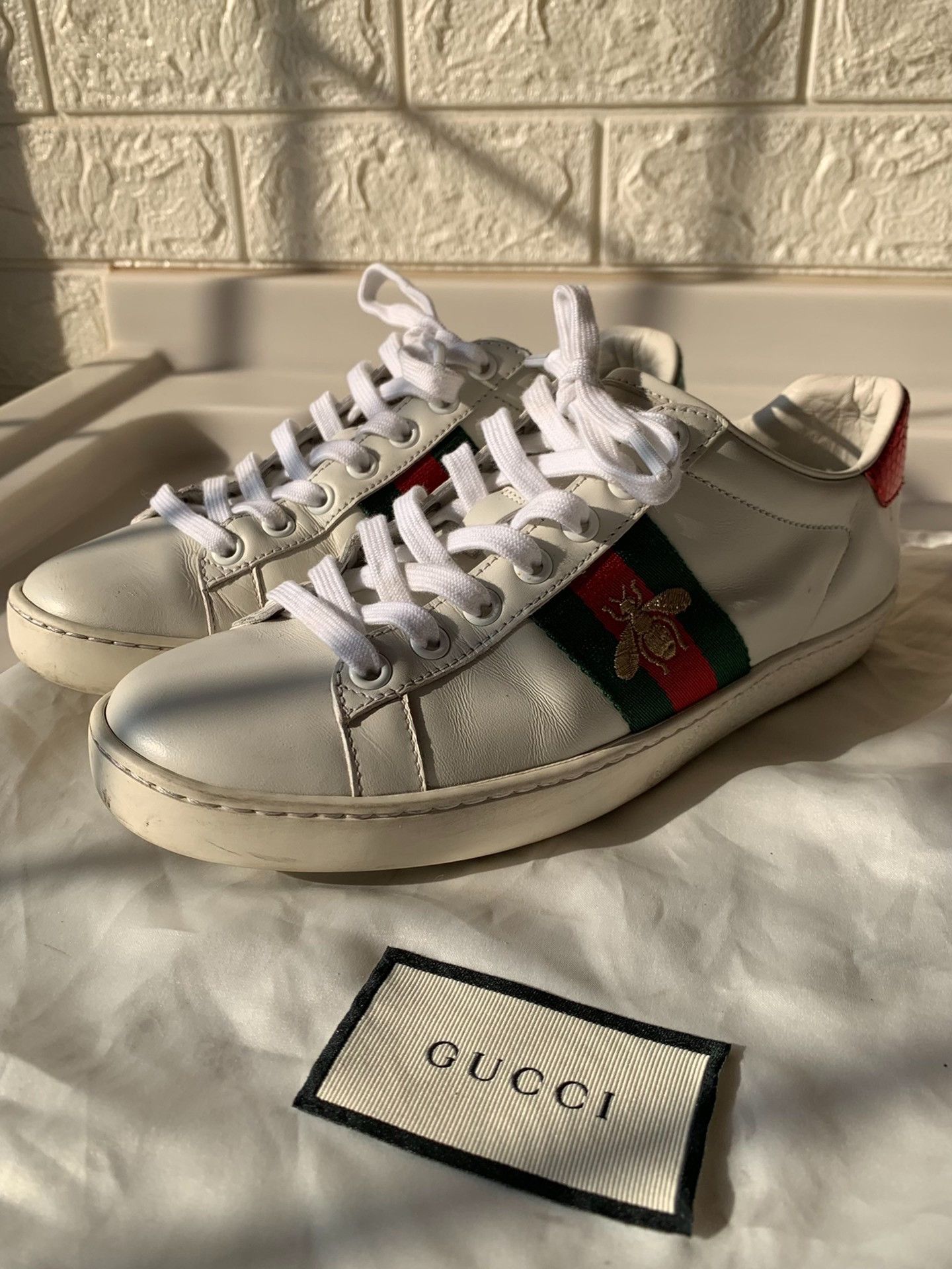Gucci Gucci Bee Embroidery White Sneakers Size US 4.5 / IT 34.5 - 1 Thumbnail