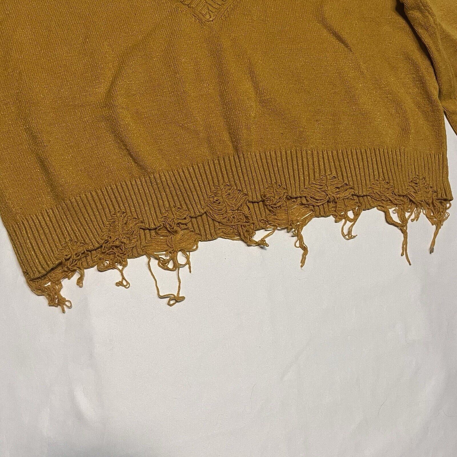 Other Wild Honey Womens Cropped Sweater Mustard V-Neck Distressed Size M / US 6-8 / IT 42-44 - 3 Thumbnail