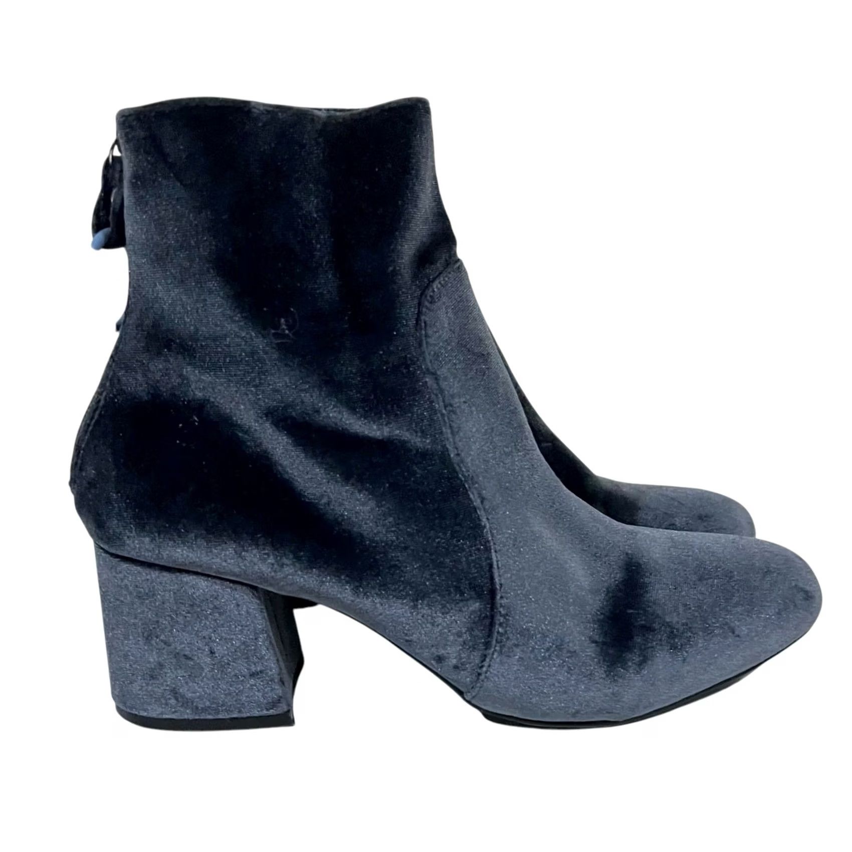 Urban Outfitters Urban Outfitters Velvet Ankle Boots Blue Heels Women’s Size 8 Bootie Women Blue Velvet Ankle Boot Urban Outfitters Shoes Size 8 Women’s Size US 8 / IT 38 - 2 Thumbnail