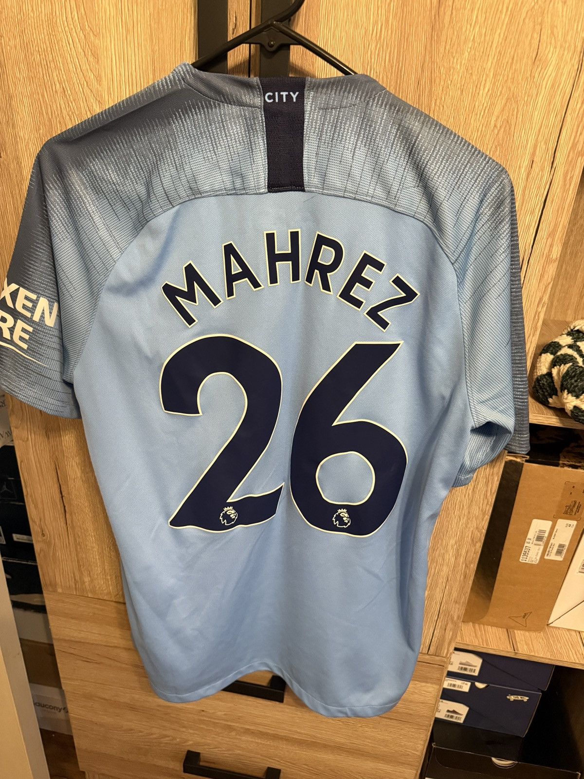 Nike Nike man city 18/19 Riyad Mahrez jersey Size US M / EU 48-50 / 2 - 1 Thumbnail