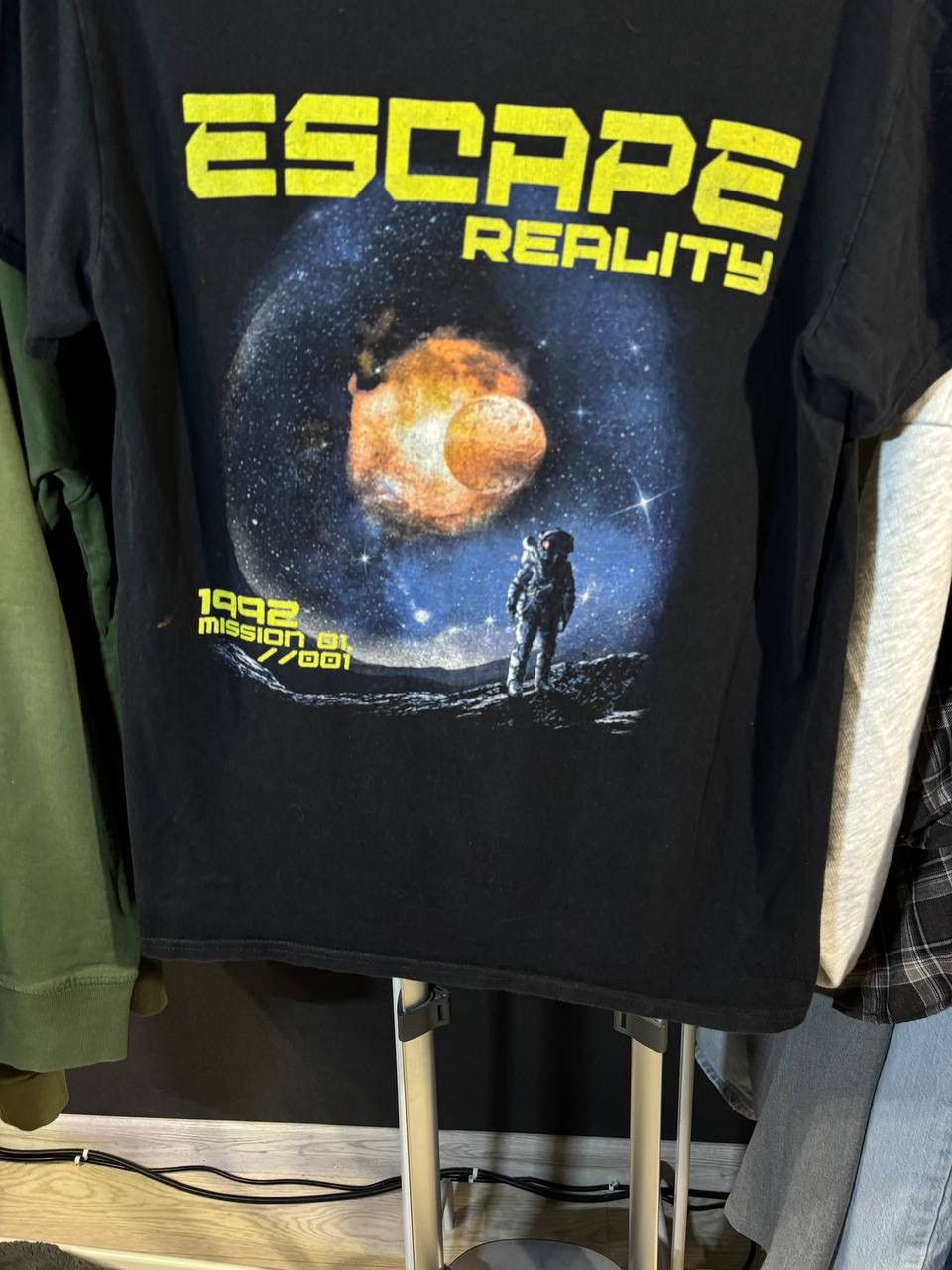 Other Escape Reality 1992 T-shirt Size:S Size US S / EU 44-46 / 1 - 4 Thumbnail