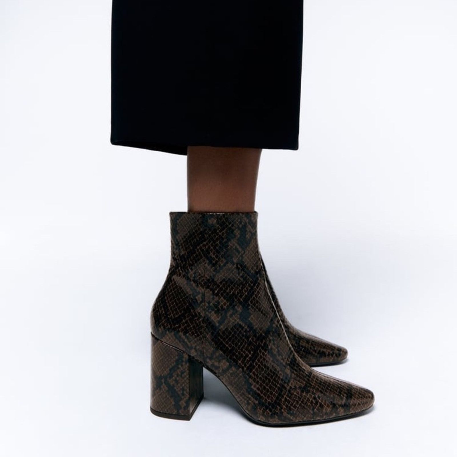 Zara ZARA BLOGGER FAVORITE EMBOSSED WIDE HEELED ANKLE BOOTS SNAKE Size US 6 / IT 36 - 6 Thumbnail