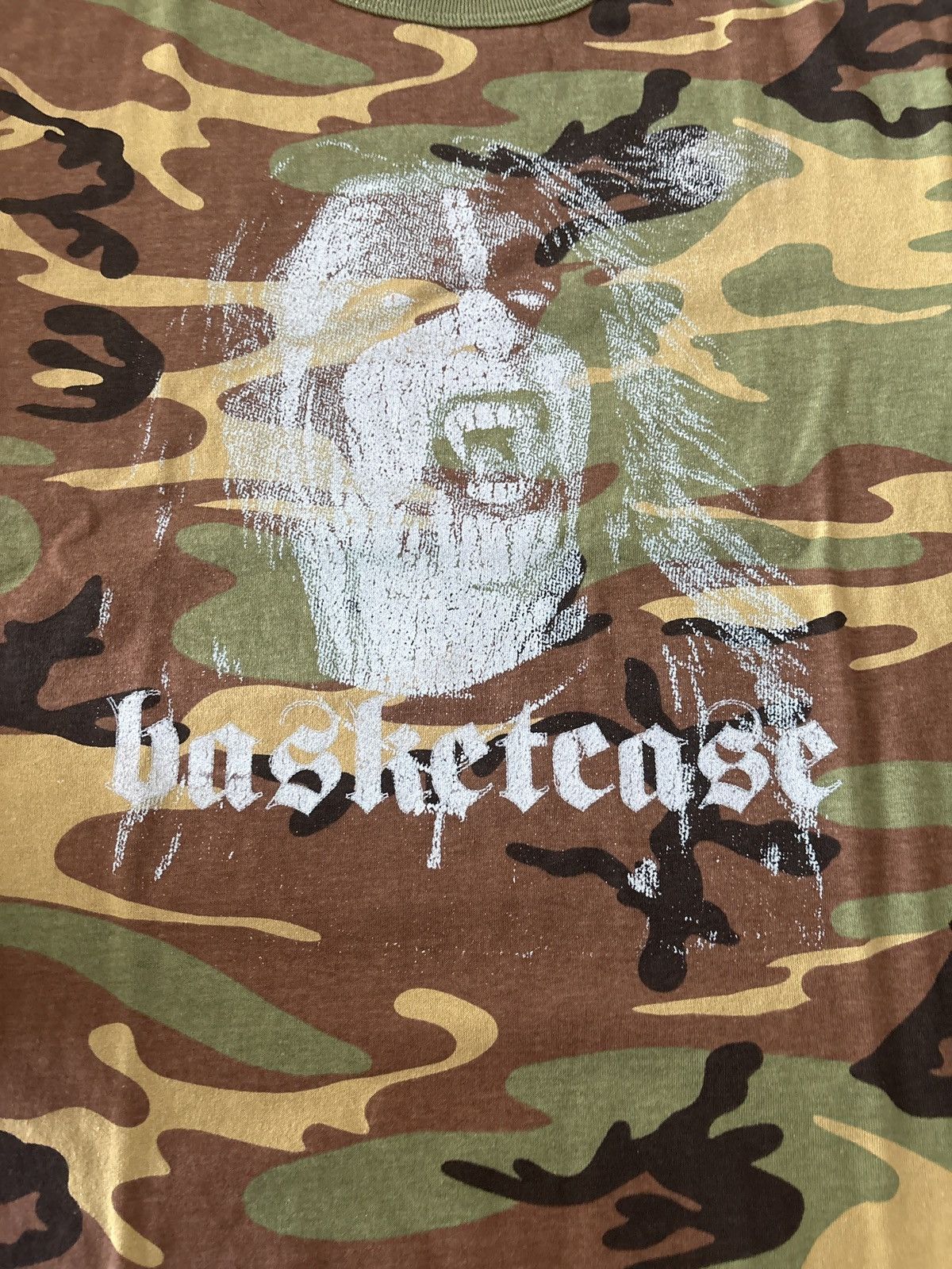 basketcase gallery Basketcase gallery cryptkeeper camo tee t-shirt Size US M / EU 48-50 / 2 - 4 Thumbnail