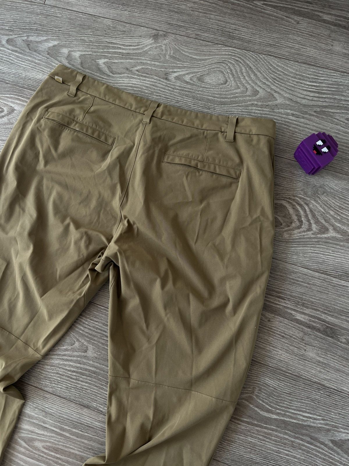 Lululemon Rare Lululemon Logo Straight Pro Reflective Selvage Pants Size US 38 / EU 54 - 9 Thumbnail