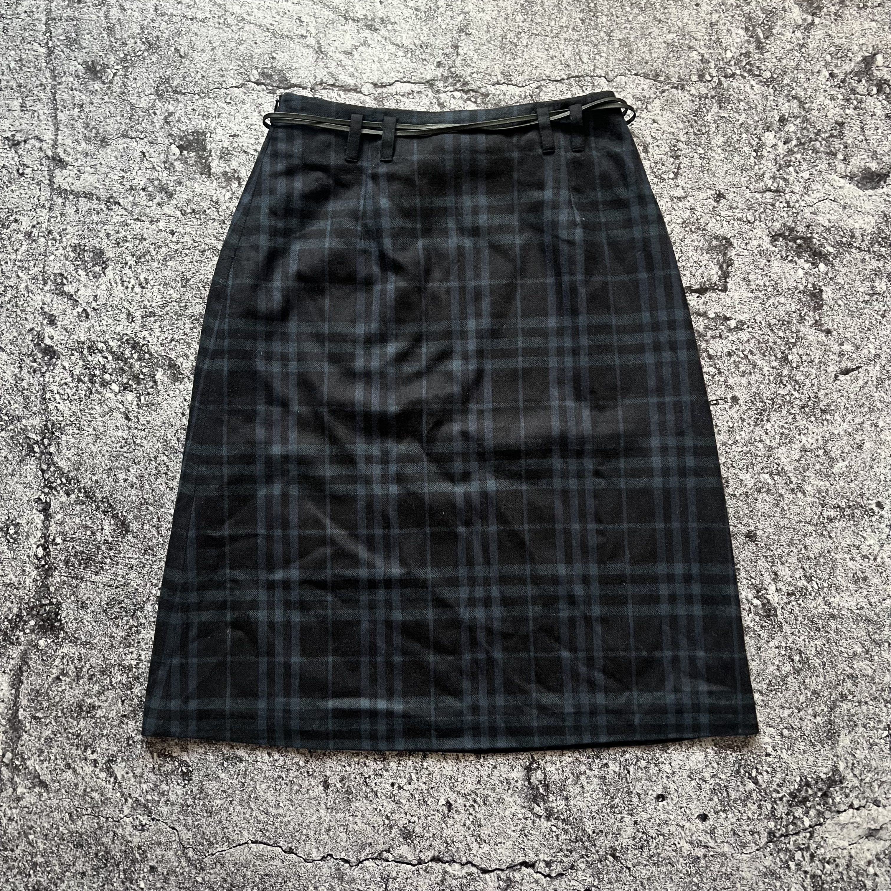 Burberry Burberry London Nova Check Skirt Size USA 6 / I 42 / GB 10 Size 28" / US 6 / IT 42 - 2 Thumbnail