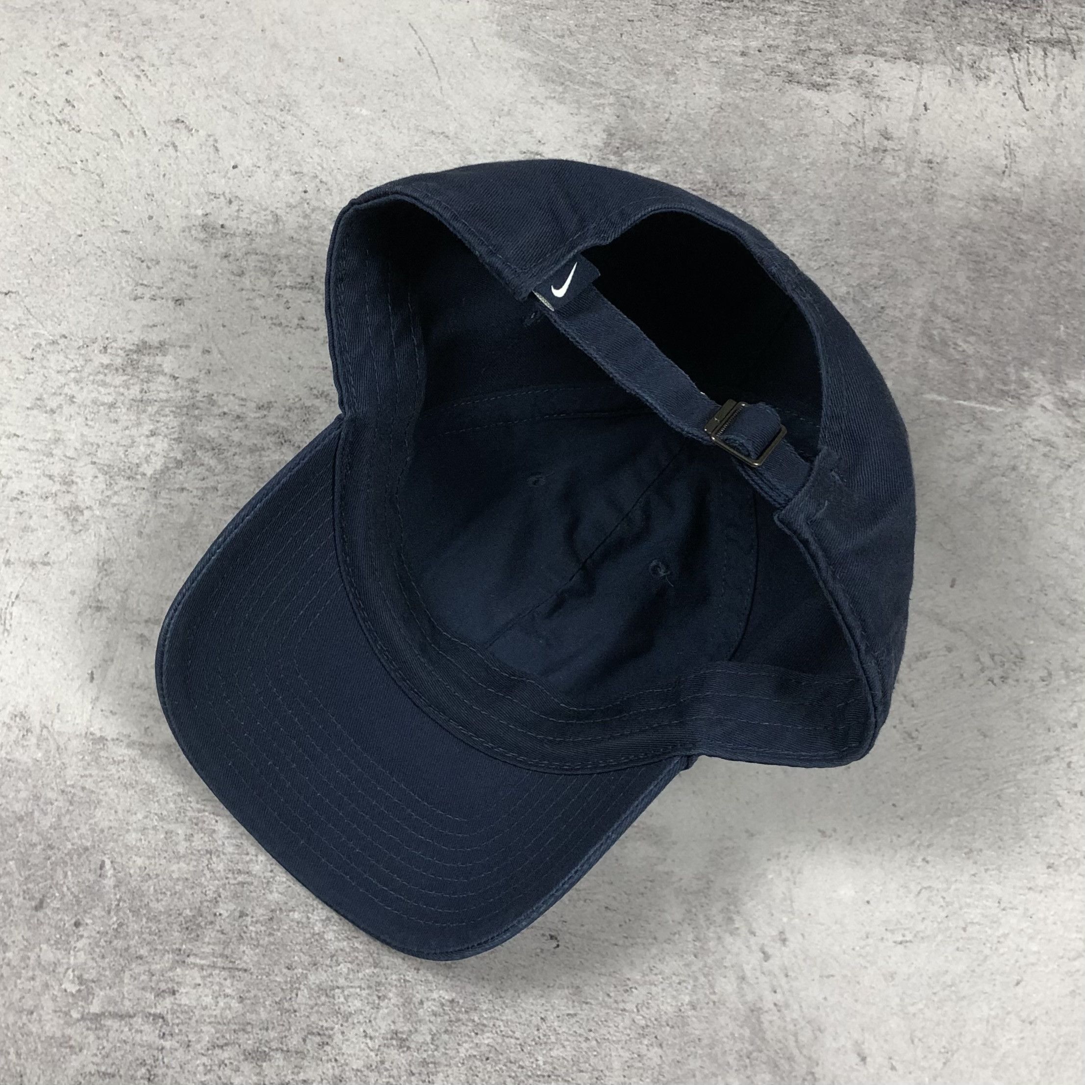 Nike Vintage Nike Drill Centre Embroidered Swoosh Navy Cap Size ONE SIZE - 8 Thumbnail