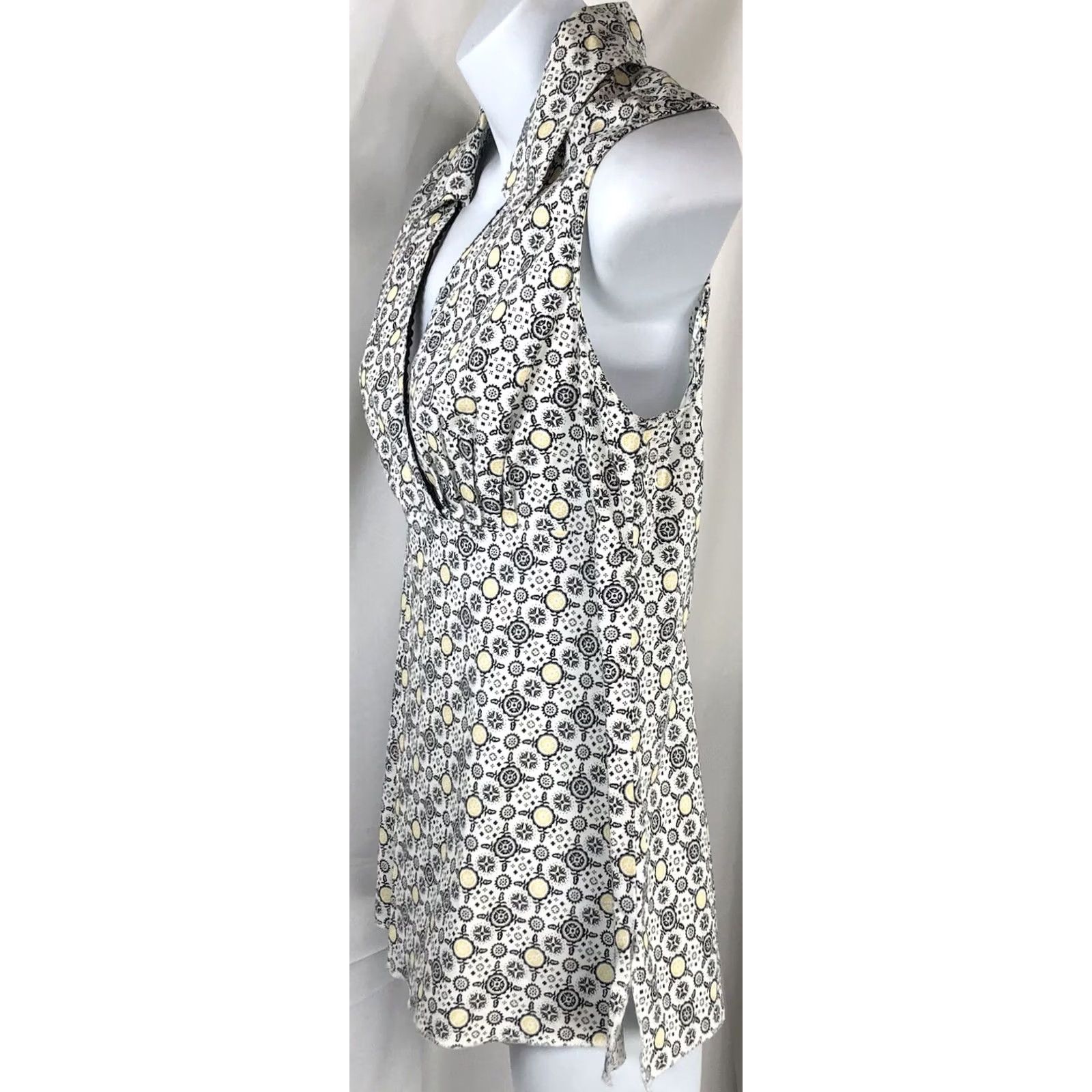Vintage Cato Cap Womens M Beige surplice sleeveless top Blk wht Geo Neck Mock wrap Capsule Summer Size M / US 6-8 / IT 42-44 - 2 Thumbnail