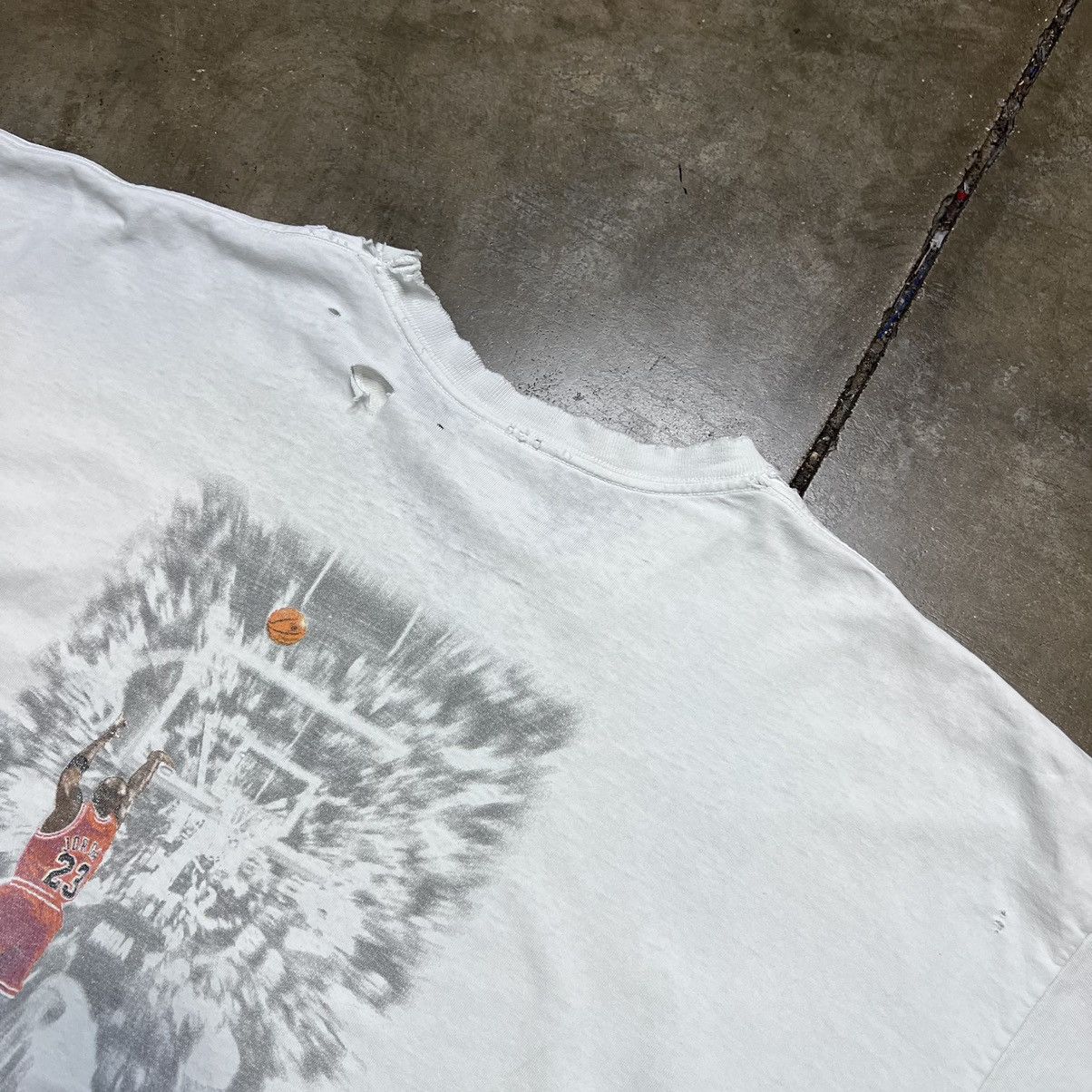 Jordan Brand × Nike × Vintage Vintage 90s Nike Jordan Graphic Tee Last Shot The Best Ever Size US XXL / EU 58 / 5 - 3 Thumbnail