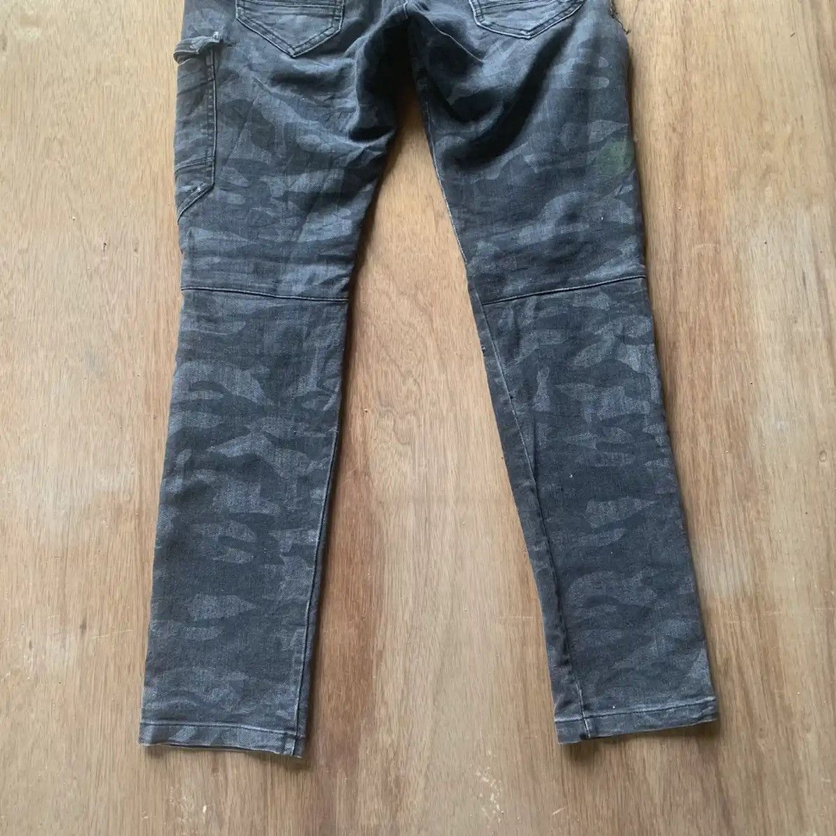 Japanese Brand CAMOUFLAGE 28x31 TROUSERS JAPANESE VINTAGE RIPPED CARGO PANT Size US 28 / EU 44 - 12 Thumbnail