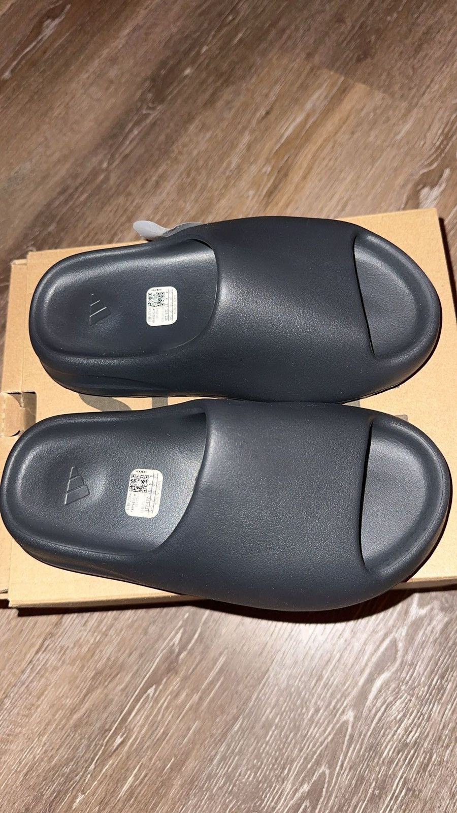 Yeezy Adidas Yeezy slide Size US 5 / IT 35 - 3 Thumbnail