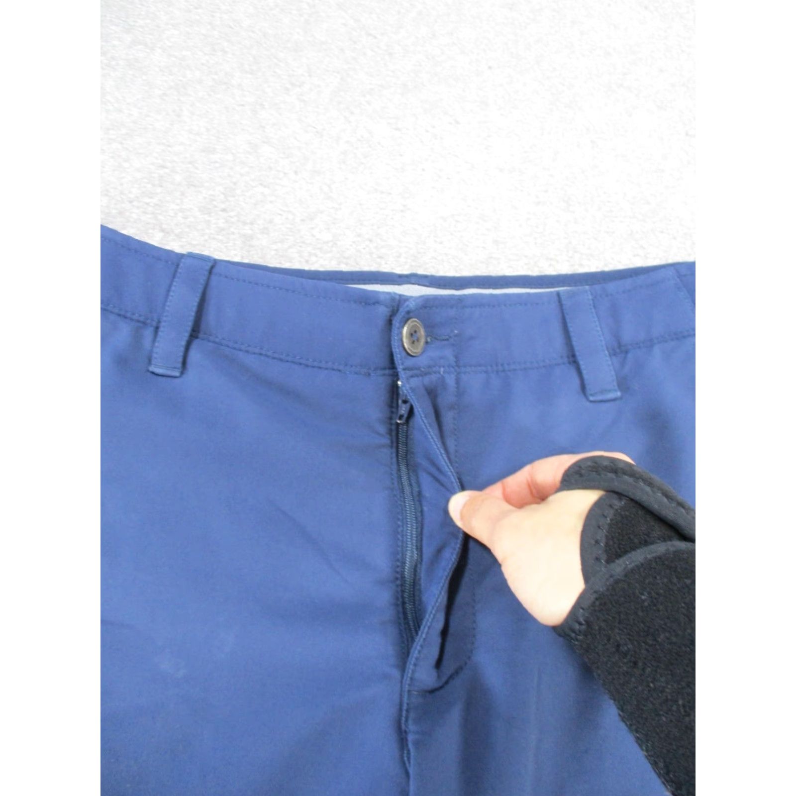 Under Armour Under Armour Shorts Mens 34 Navy Blue Chino Casual, Travel, Workwear 90s? Size US 34 / EU 50 - 4 Thumbnail