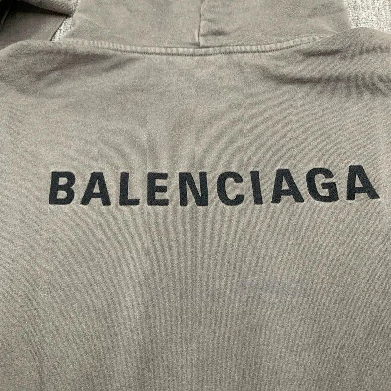 Balenciaga Balenciaga Gray Embroidered Hoodie. Size US S / EU 44-46 / 1 - 6 Thumbnail