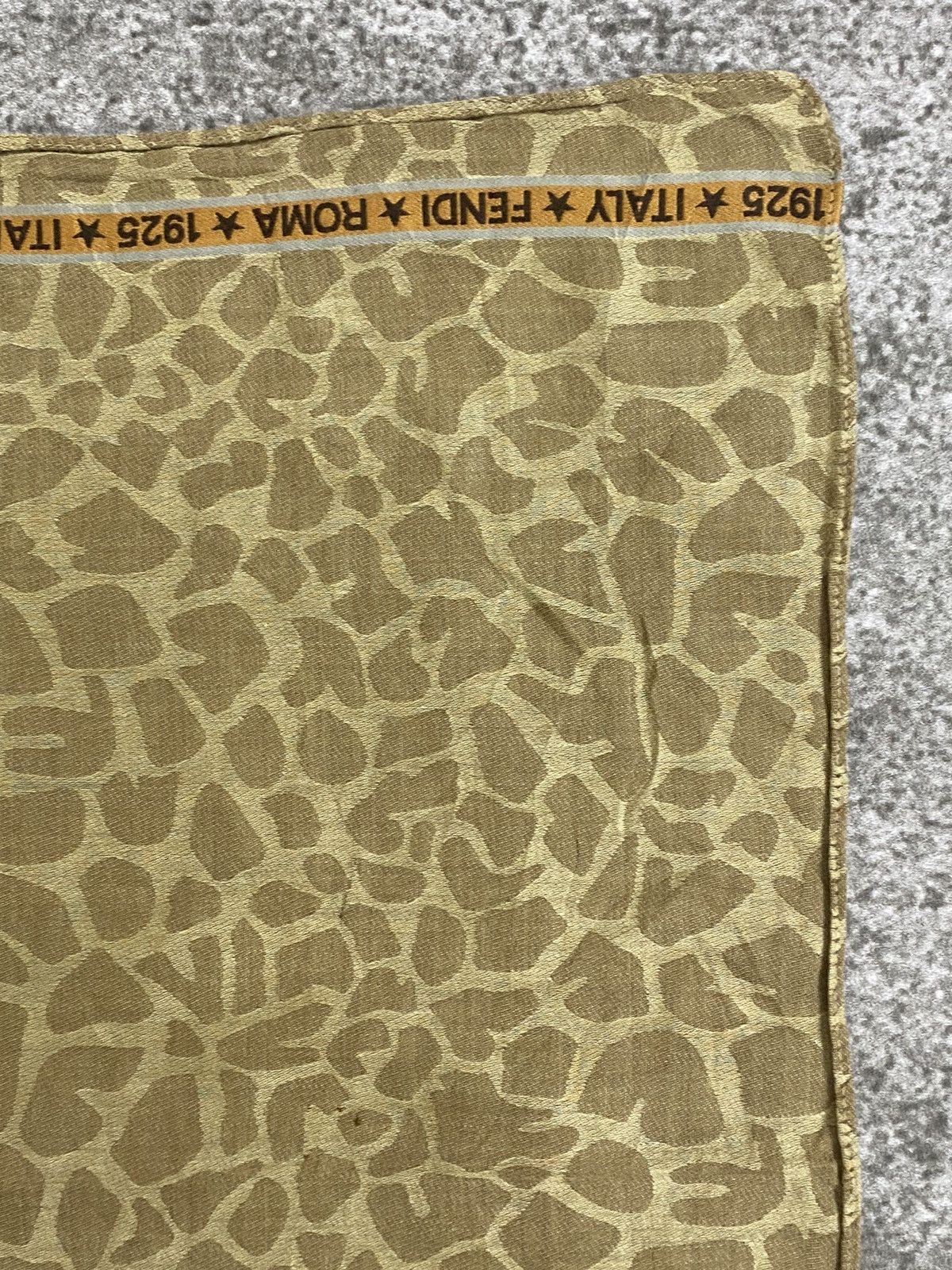 Fendi Fendi Handkerchief / Bandana / Neckerchief Size ONE SIZE - 7 Thumbnail