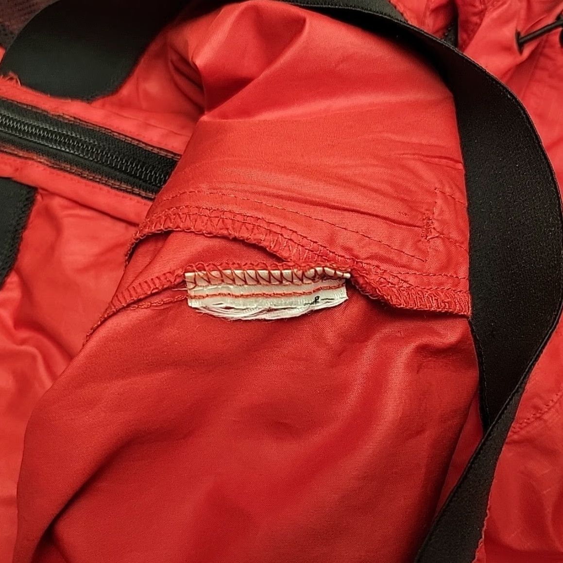 Adidas VINTAGE Adidas Jacket Mens Large Red Hooded Windbreaker Ripstop Outdoor Retro Size US L / EU 52-54 / 3 - 5 Thumbnail