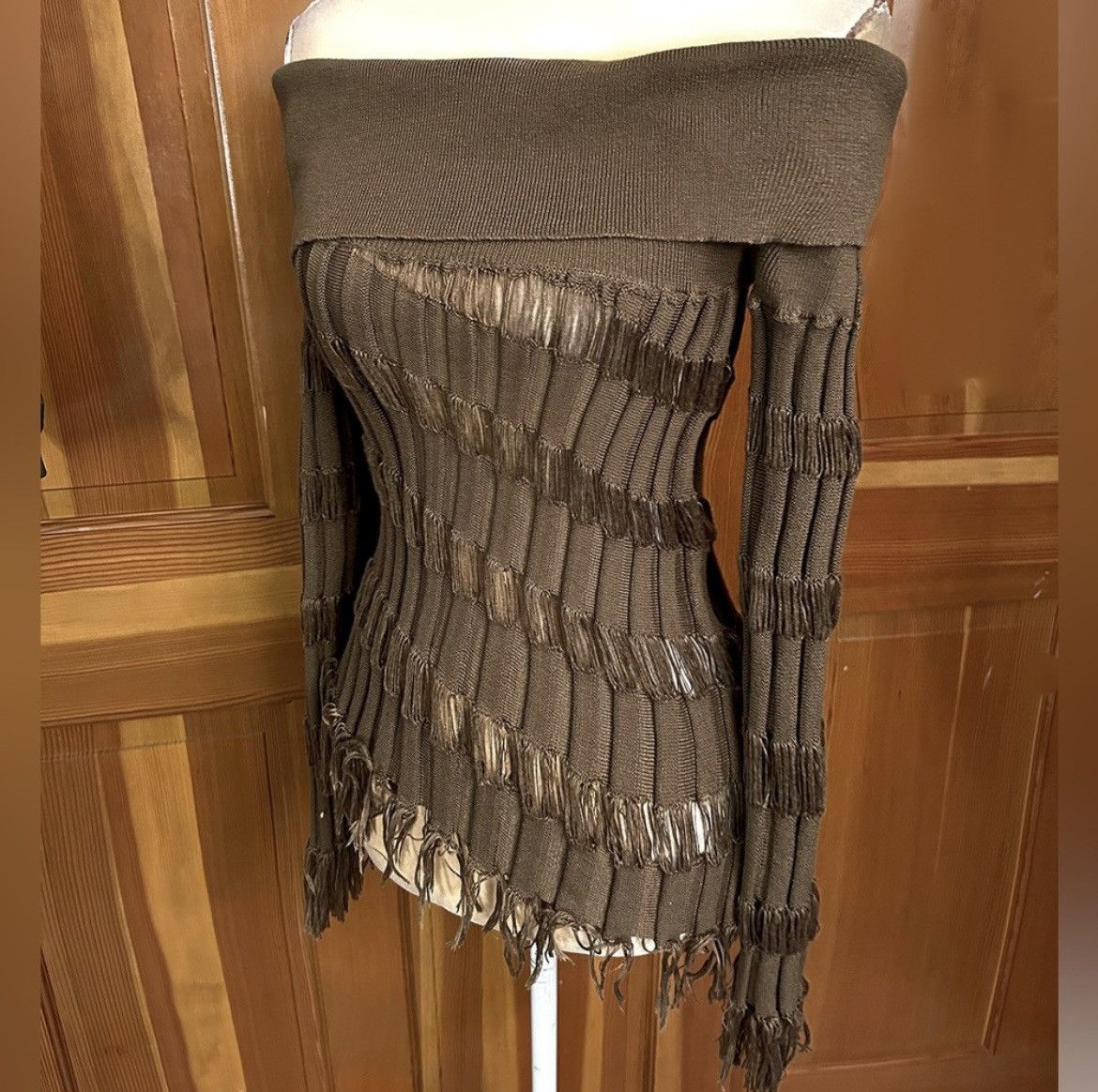 Designer × Other NWT, Lavishly Paris Women’s Gorgeous Off Shoulder Sweater Size M / US 6-8 / IT 42-44 - 2 Thumbnail