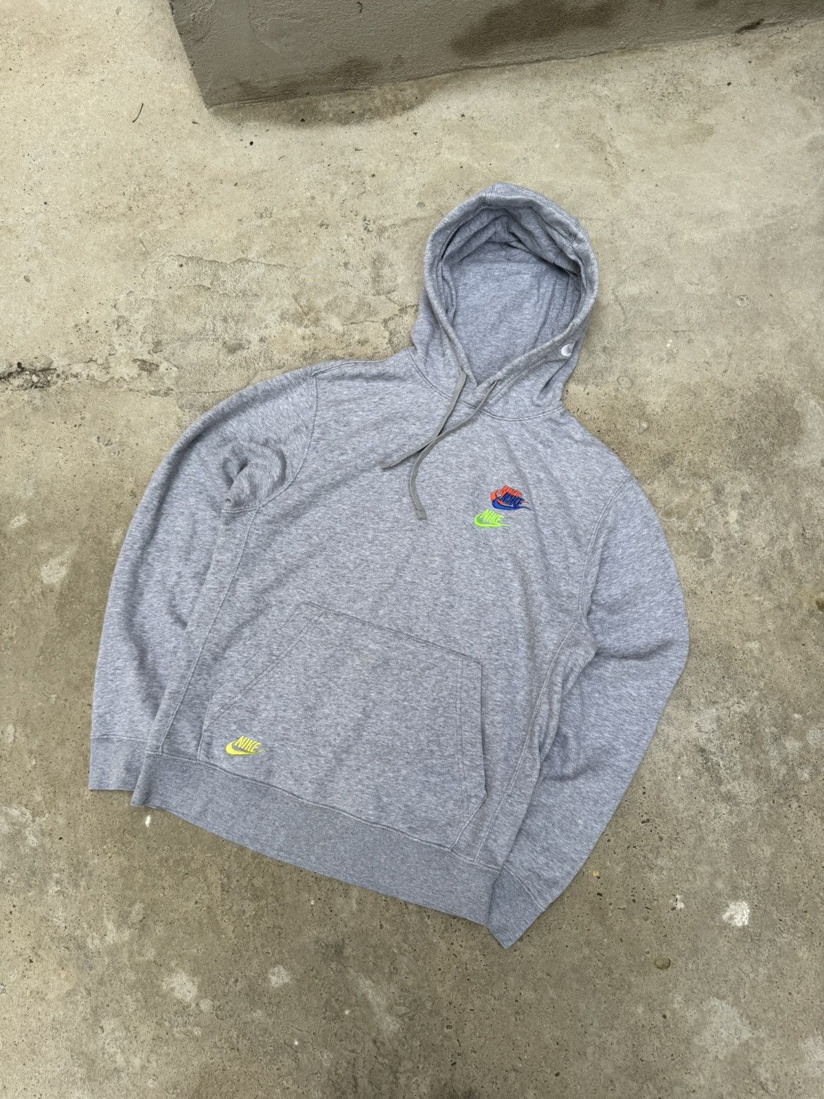 Nike VINTAGE RARE NIKE MULTILOGO HOODIE EMBROIDERY Size US S / EU 44-46 / 1 - 2 Thumbnail