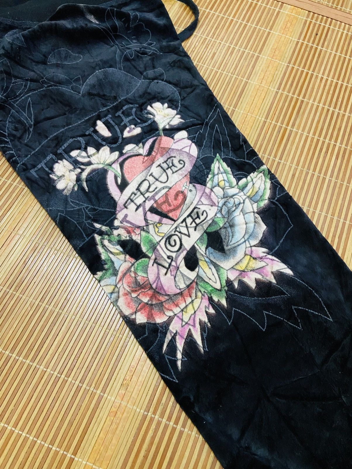 Ed Hardy ED HARDY TRUE LOVE VELVET SWEATPANTS Size 26" / US 2 / IT 38 - 4 Thumbnail