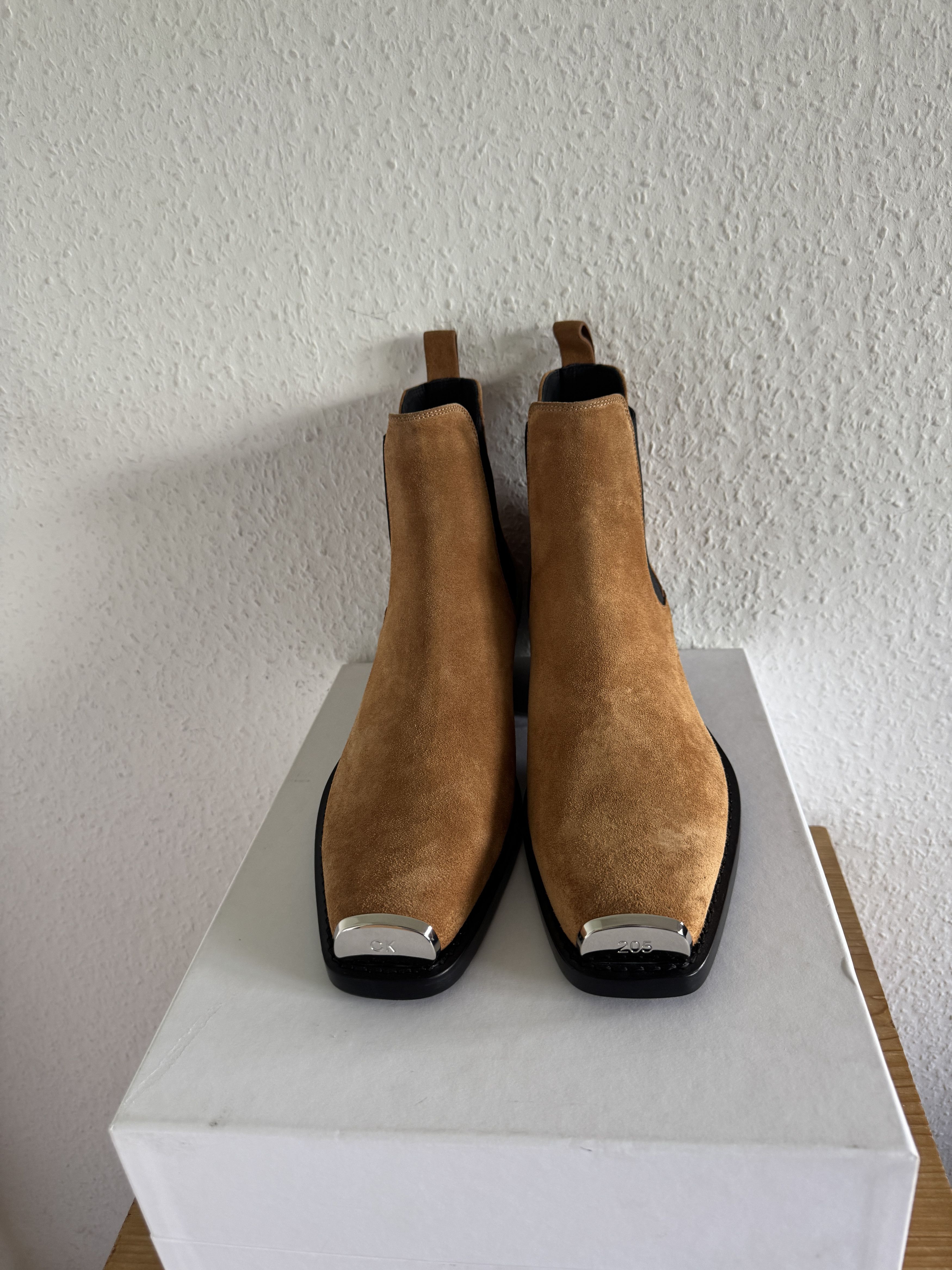 Calvin Klein 205W39NYC Walnut Suede Chelsea Boot Size US 11 / EU 44 - 3 Thumbnail