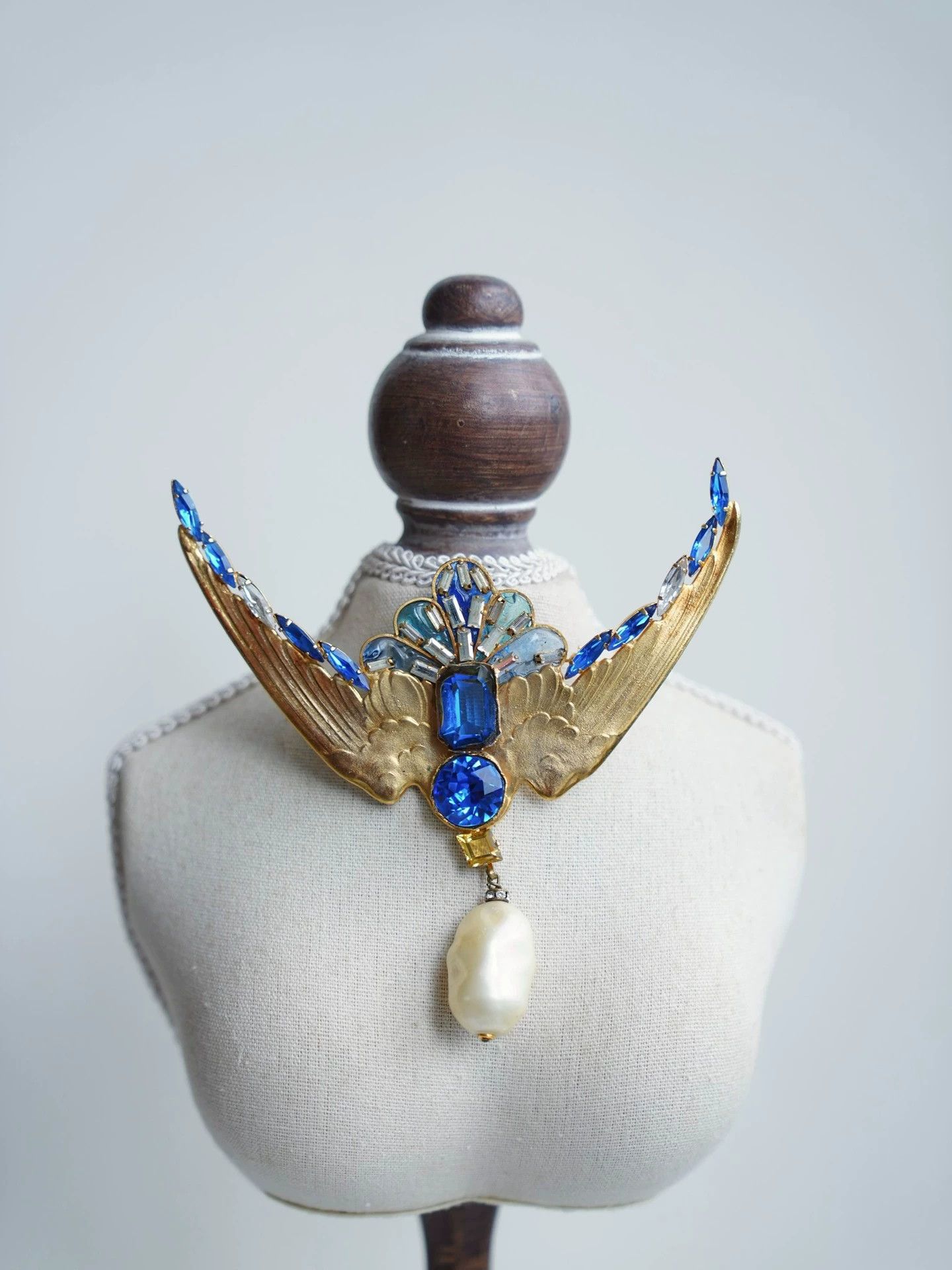 Jean-Louis Scherrer Vintage Scherrer Gold Blue Bird Glass Brooch 60s Rare Size ONE SIZE - 4 Thumbnail
