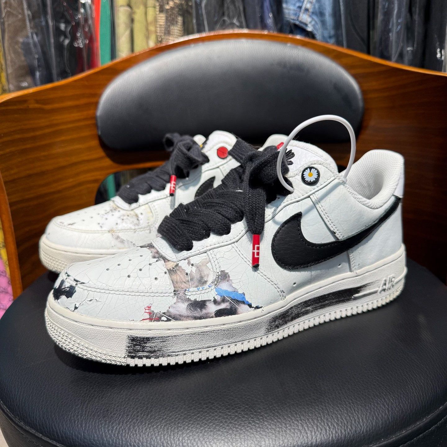 Nike Nike AF1 White Lowtop Sneakers 8.5 Men Size US 8.5 / EU 41-42 - 1 Thumbnail
