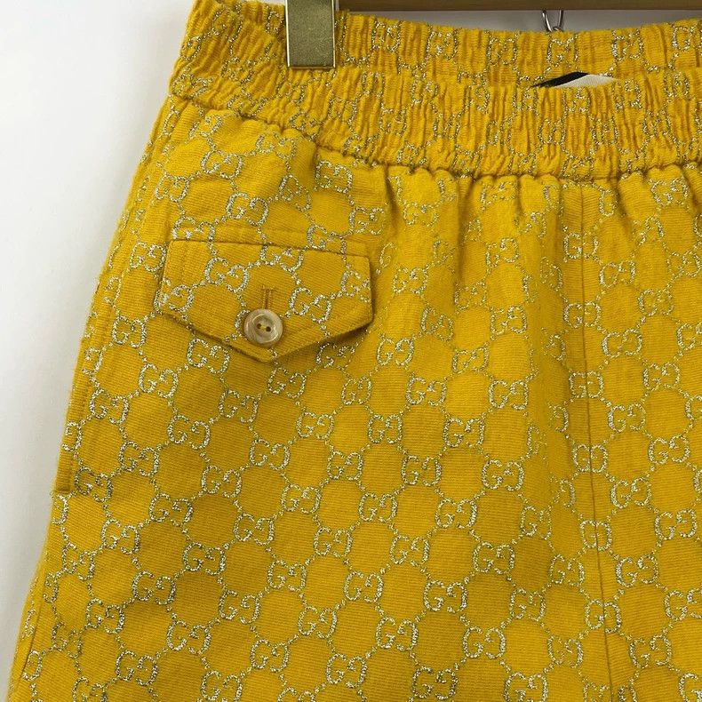 Gucci Gucci Gold silk full-printed logo shorts Size 24" / US 00 / IT 34 - 3 Thumbnail