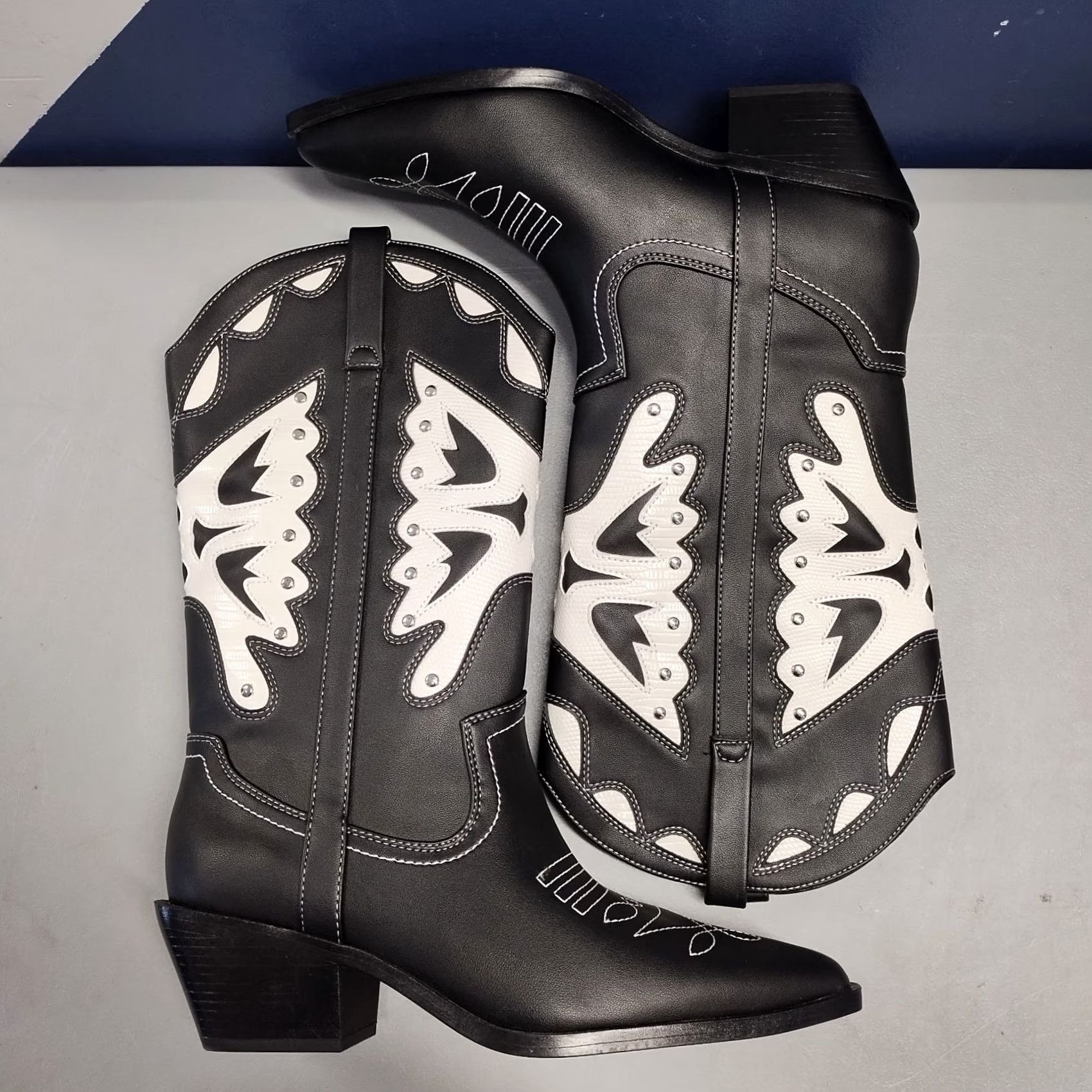 Vintage Madden Girl Saloonn Western Boots Womens US 9M Black White Pointed Toe Pull On NWOB Size 9 Womens Boots Size US 9 / IT 39 - 3 Thumbnail