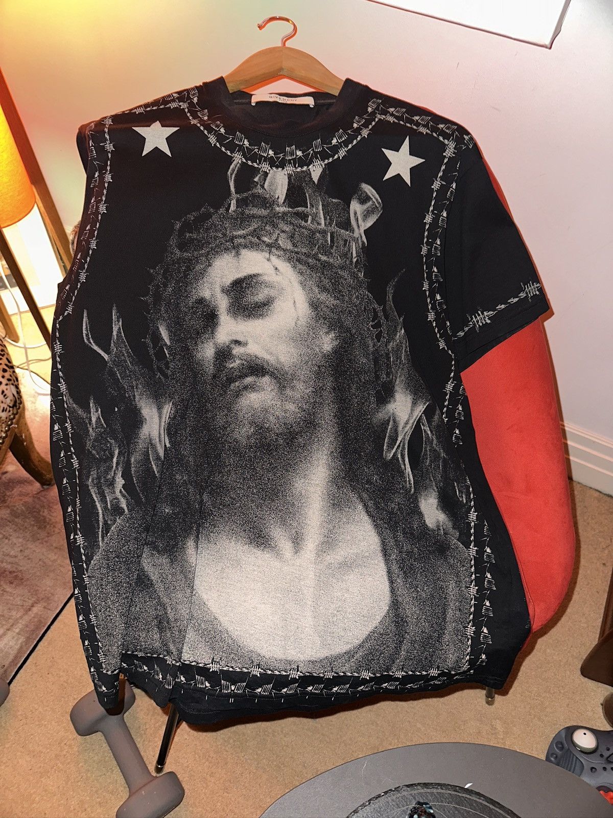 Vintage Givenchy Religious Graphic T-Shirt (Archive) – XS I