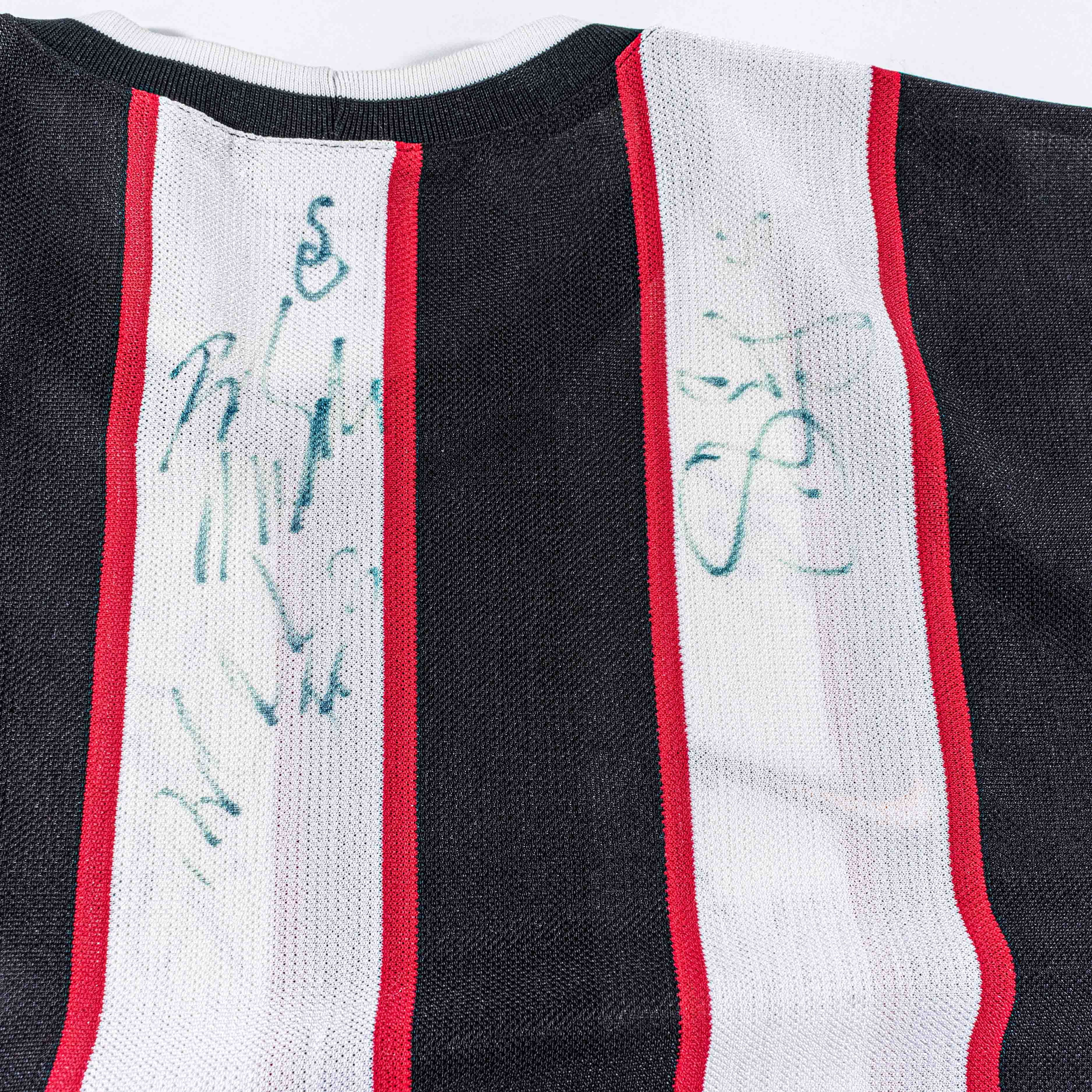 Nike 1997 NIKE New York New Jersey MetroStars Autographed Jersey Size US XL / EU 56 / 4 - 12 Thumbnail