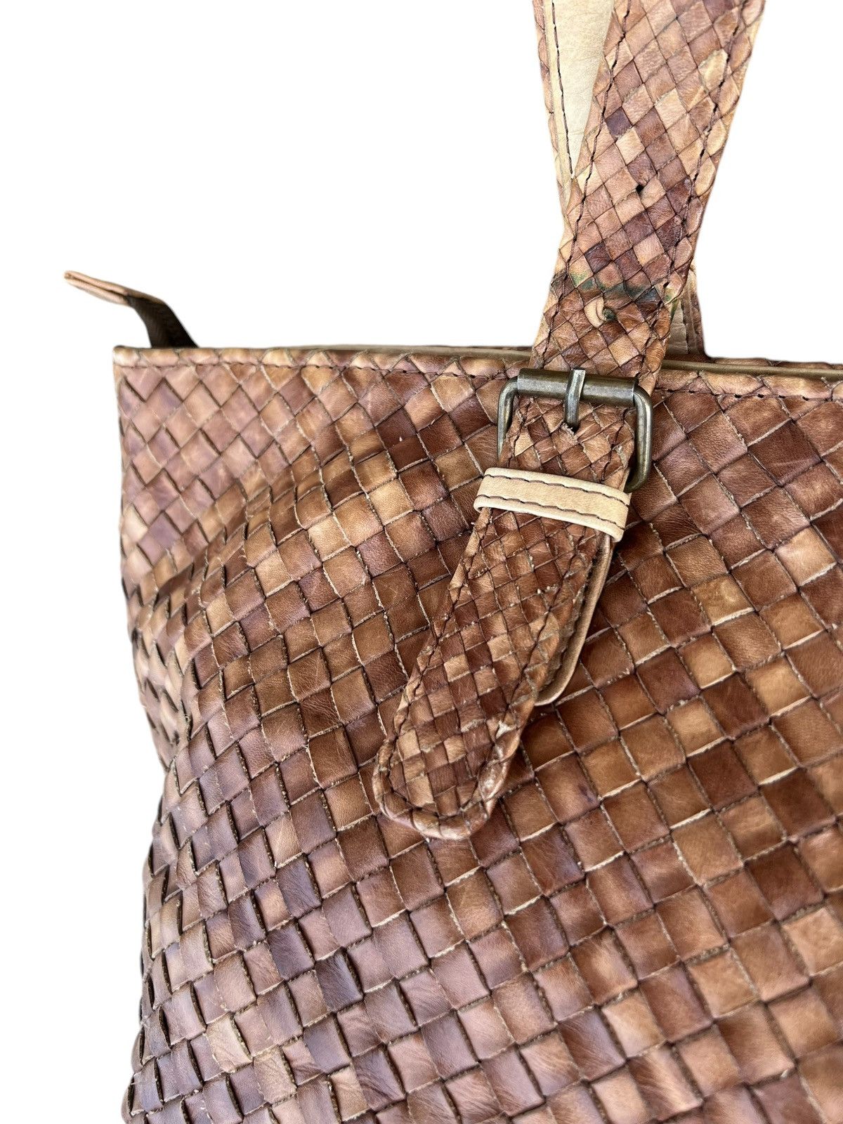Leather × Vintage Vintage Paolo Masi Fade Patina Leather Intrecciato Tote Bag Size ONE SIZE - 10 Thumbnail