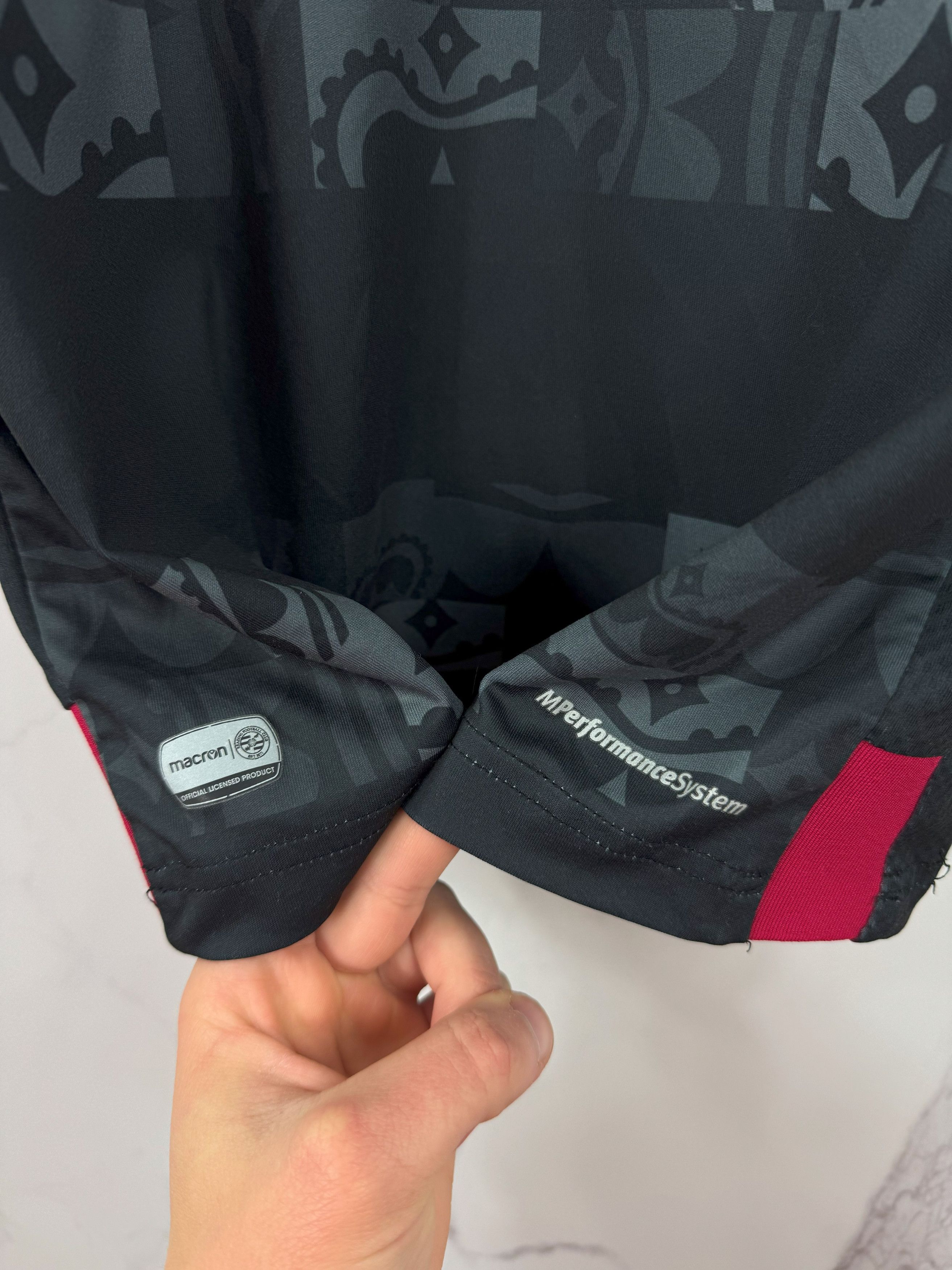 Macron Macron Reading Jersey 2019 - 20 Season Away Type Size XL Size US XL / EU 56 / 4 - 7 Thumbnail