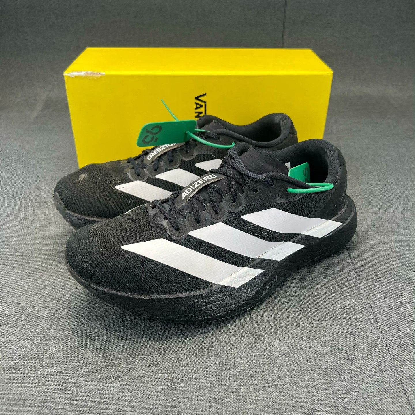 Adidas Adidas Black Lowtop Sneakers 43 Men Size US 10 / EU 43 - 1 Thumbnail