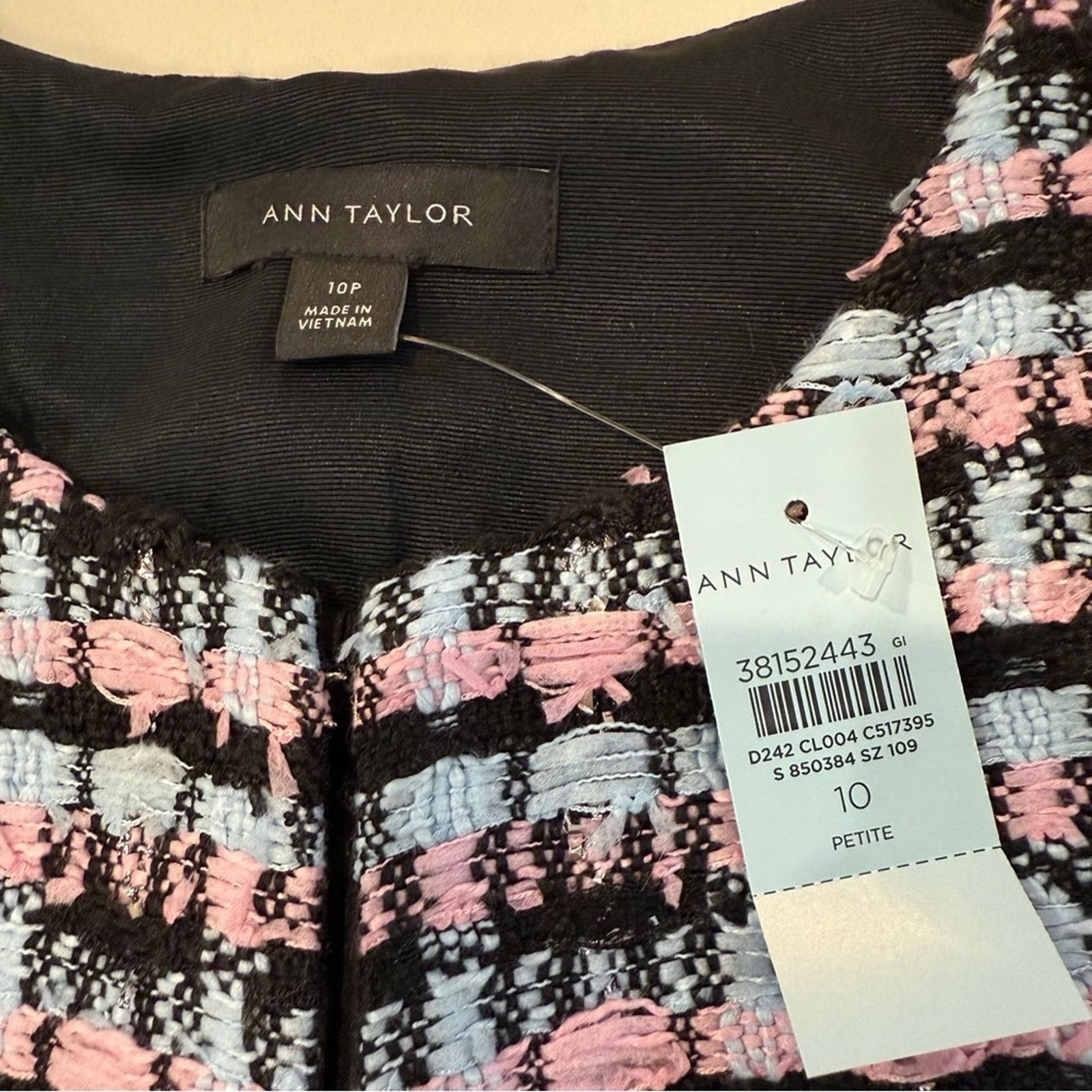 Ann Taylor Ann Taylor NWT Striped Tweed Cropped Blazer Jacket Women 10P Size L / US 10 / IT 46 - 4 Thumbnail