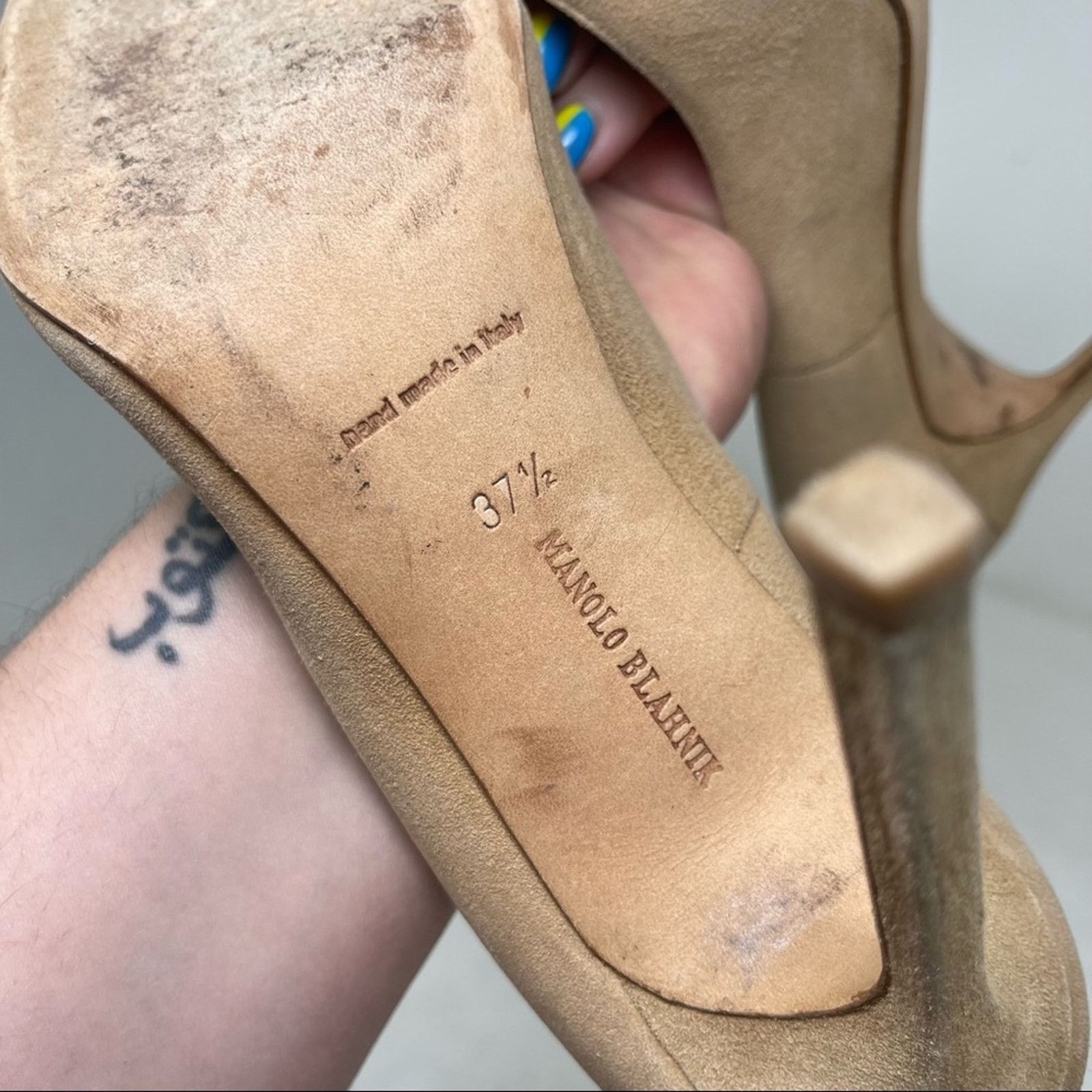 Manolo Blahnik Manolo Blahnik Bb Stone tan Suede Pointed Toe Pumps 37.5 Size US 7.5 / IT 37.5 - 7 Thumbnail