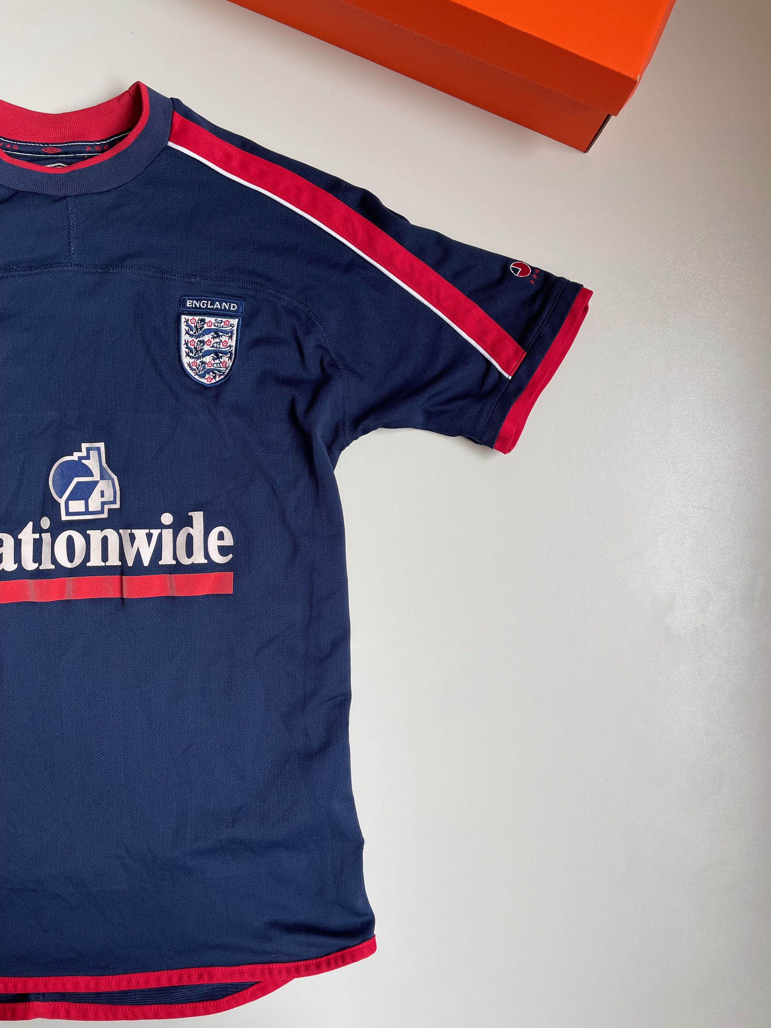 Umbro England Shirt 2002 - Training Jersey Size US S / EU 44-46 / 1 - 3 Thumbnail