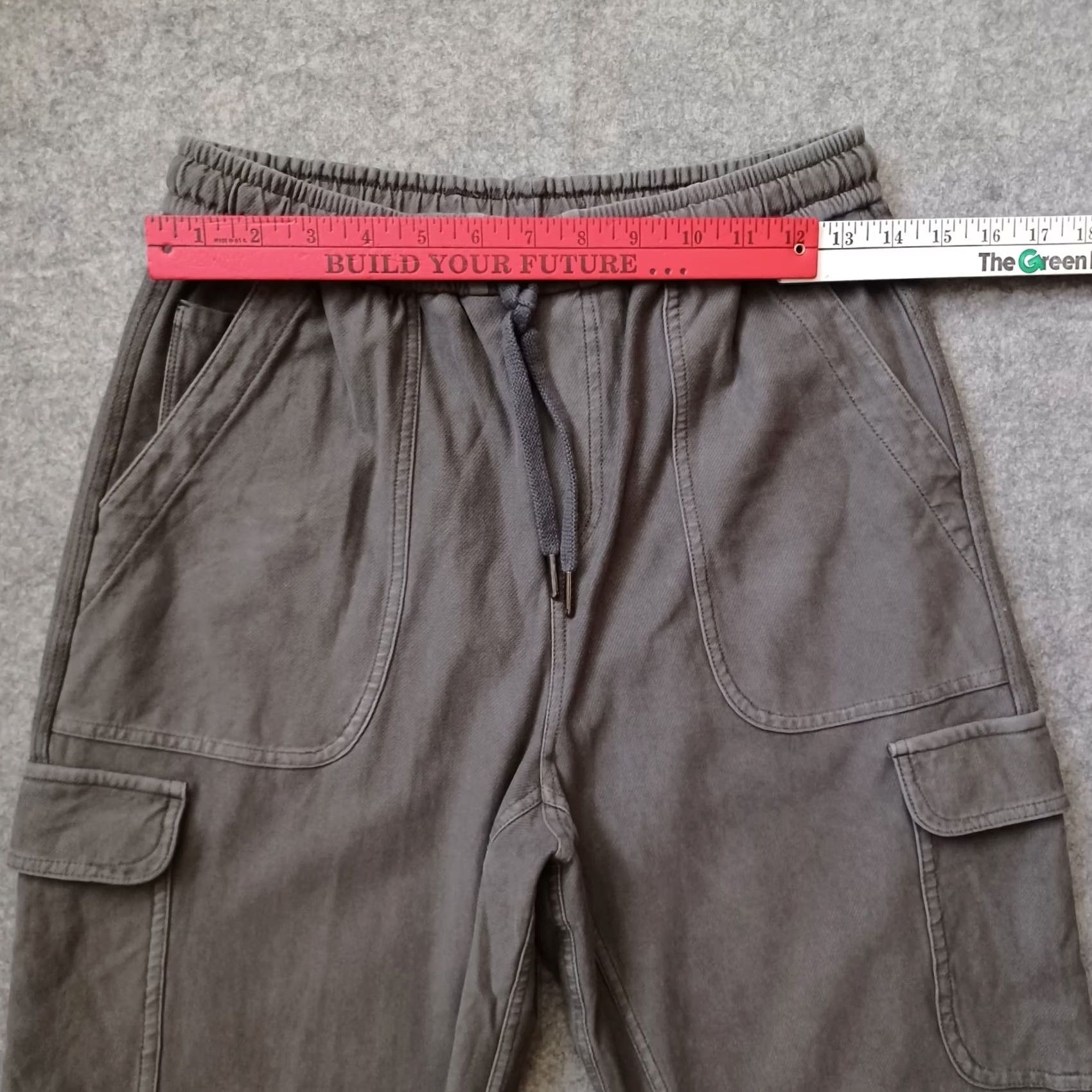 Athleta Athleta Farallon Cargo Crop Pants Womens 6 Olive Green Drawstring Pockets Cropped Activewear Size 28" / US 6 / IT 42 - 7 Thumbnail