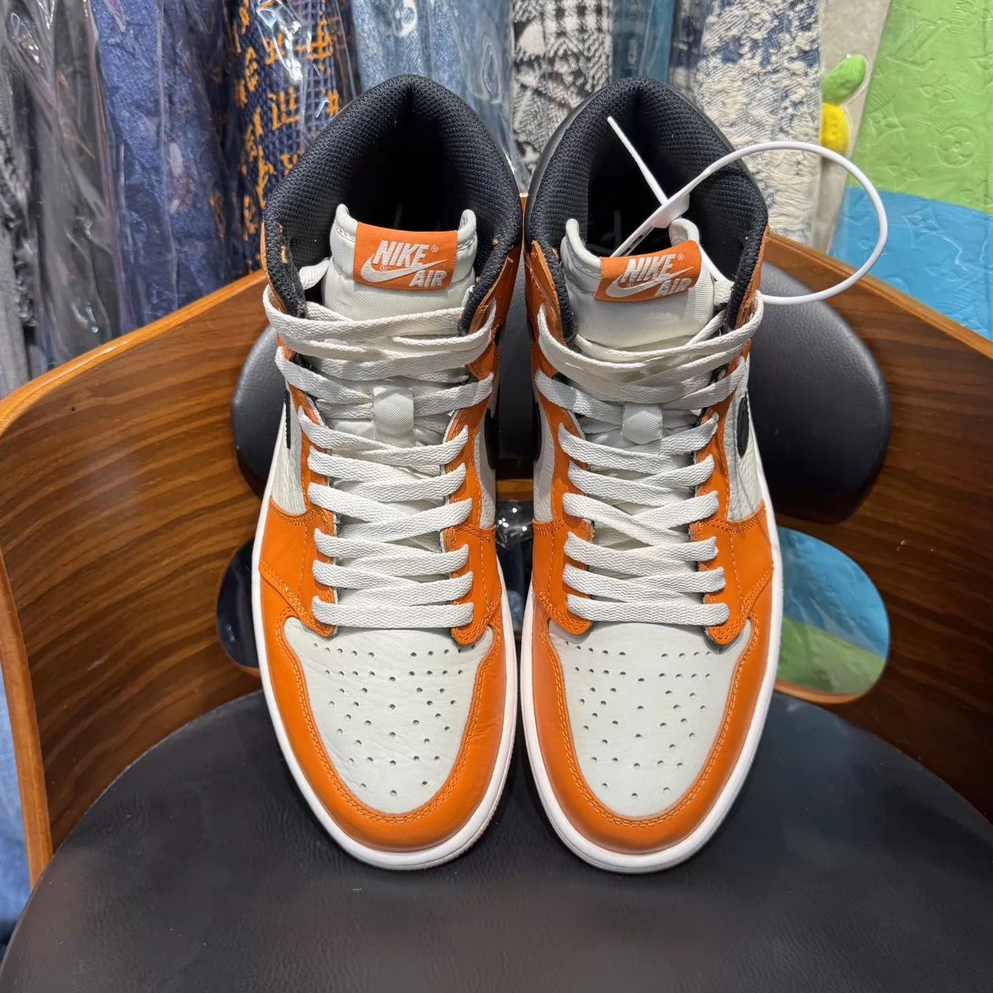 Nike AJ1 OG White Orange Shattered 44 US w/ box & black laces Size US 11 / EU 44 - 5 Thumbnail
