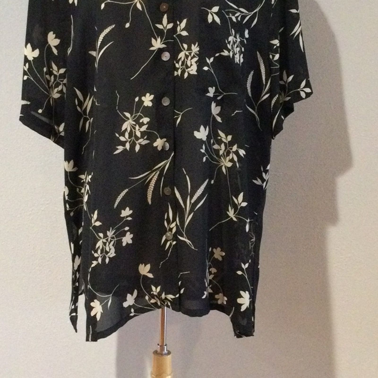Evan Picone Evan-Picone Floral Button Front Shoulder Pads Top Sz 22W Size 3XL / US 20-22 - 3 Thumbnail