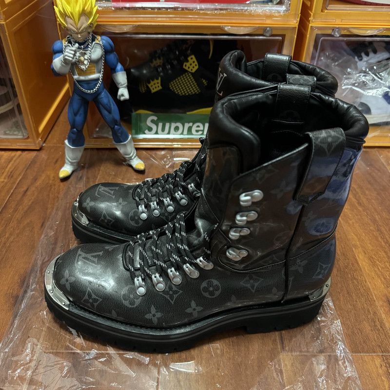 Louis Vuitton Stylish Black Martin Boots for Men 0079