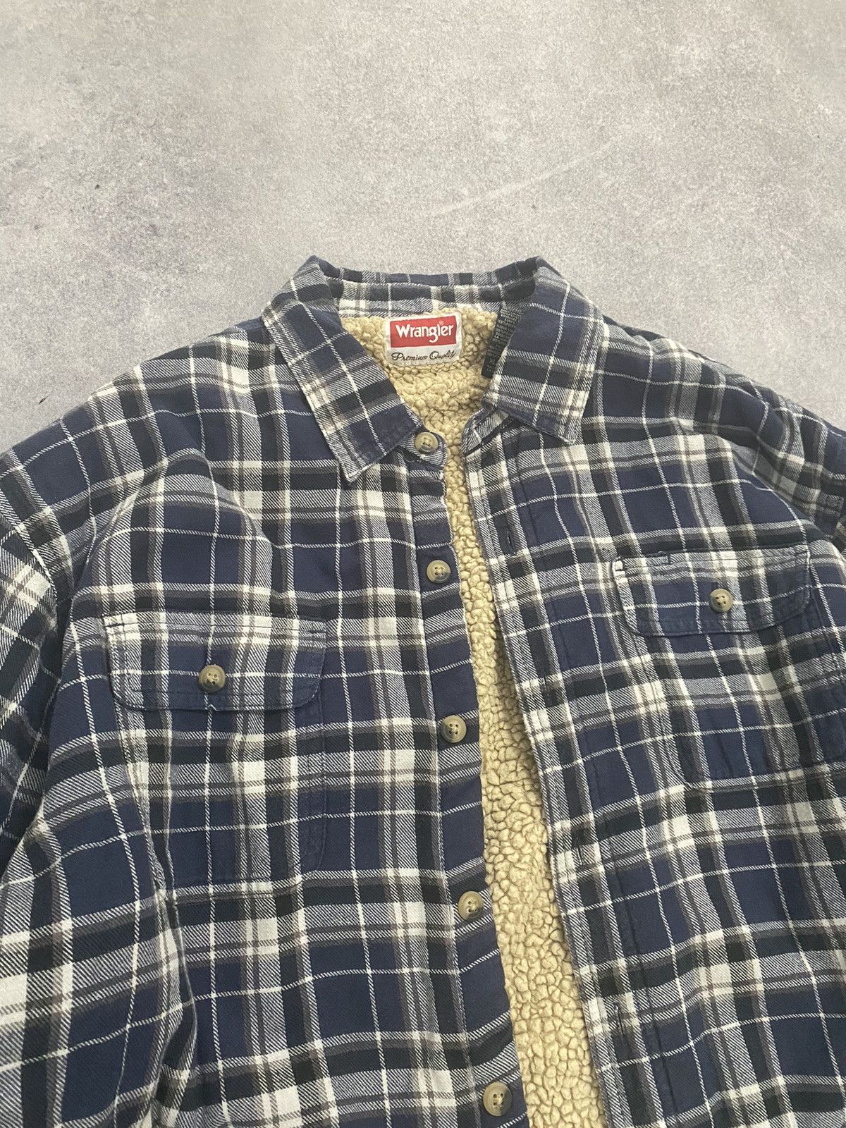 Vintage × Wrangler Vintage Wrangler Flannel Lined Blue Plaid Buttons Up Shirt Size US XL / EU 56 / 4 - 2 Thumbnail