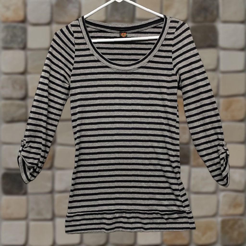 Vintage POOF Women’s Top Size M Gray Black Full Length Sleeves Button Stretch Knit Blended Fabric Long Sleeve Tee Womens Size M / US 6-8 / IT 42-44 - 1 Thumbnail