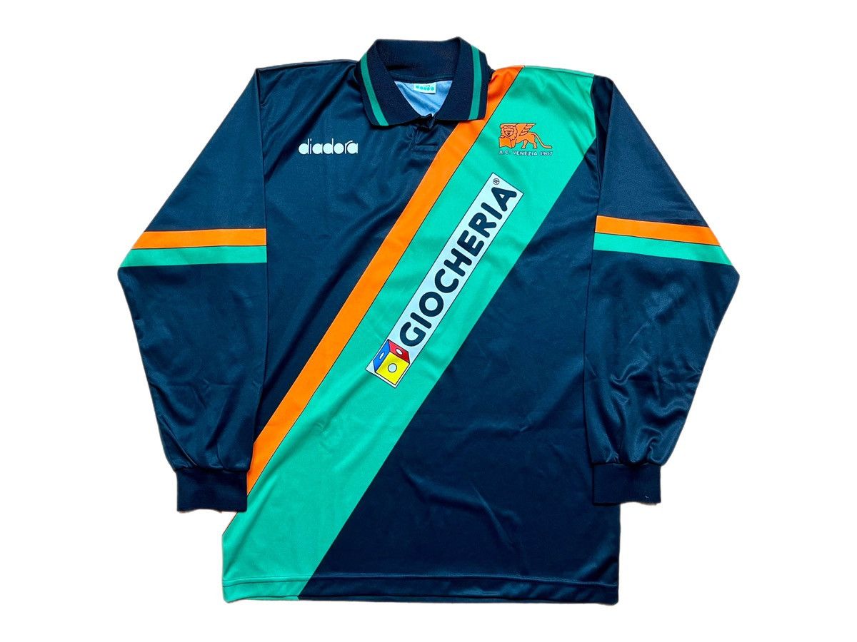 image of Vintage Venezia Fc 1992-93 Diadora Long Sleeve Jersey Maglia in Black, Men's (Size XL)