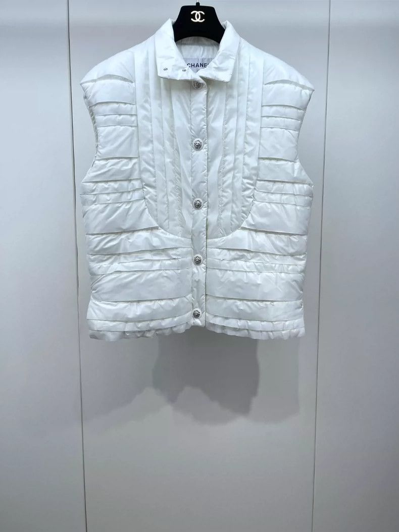 Chanel Chanel Snow series popular cake cotton vest 2504-Nextarrow Size XXS / US 00 / IT 34 - 1 Thumbnail