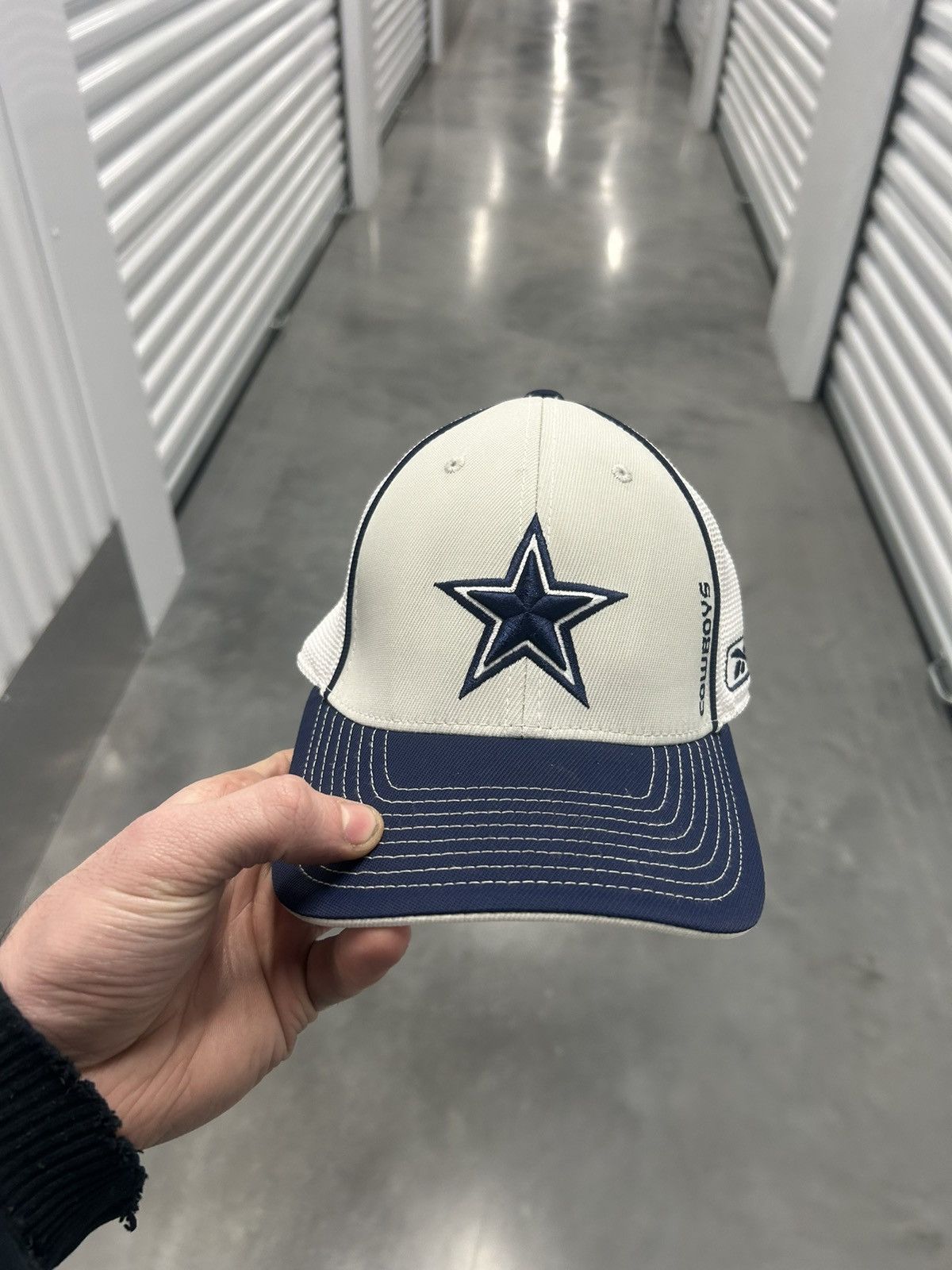 NFL × Reebok Dallas Cowboys Reebok white and blue mesh trucker hat Size ONE SIZE - 1 Thumbnail