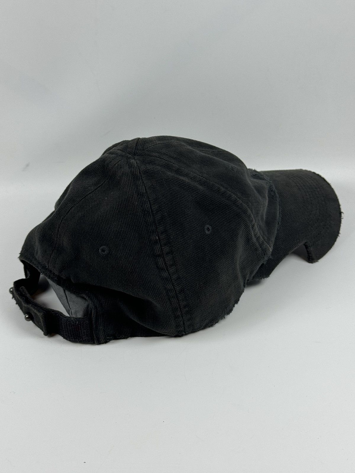 Balenciaga SS23 Balenciaga Heavy Piercing Distressed Cap Size ONE SIZE - 3 Thumbnail