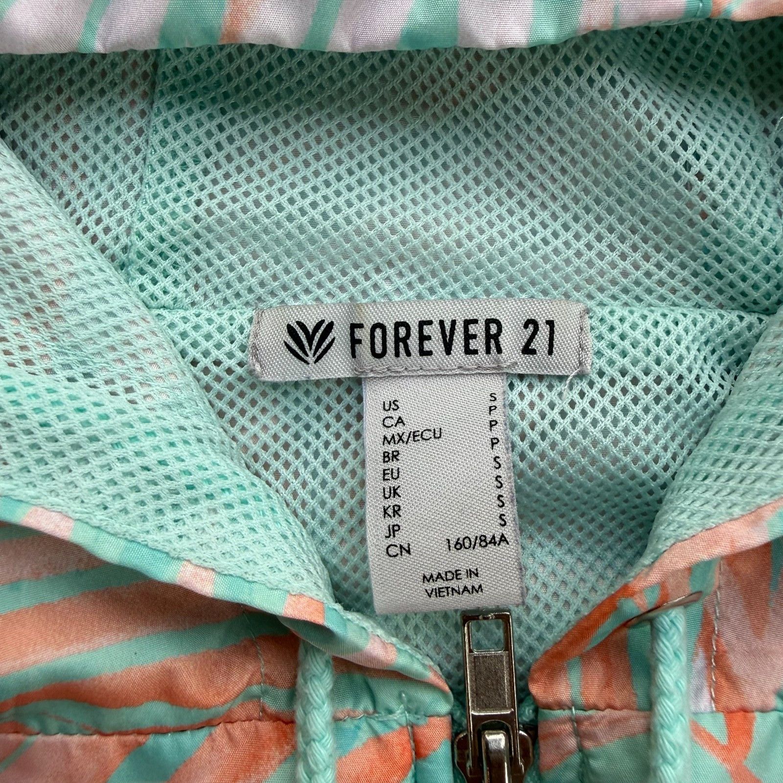 Forever 21 Forever 21 Tropical Palm Windbreaker Jacket S Crop Hooded Size S / US 4 / IT 40 - 4 Thumbnail
