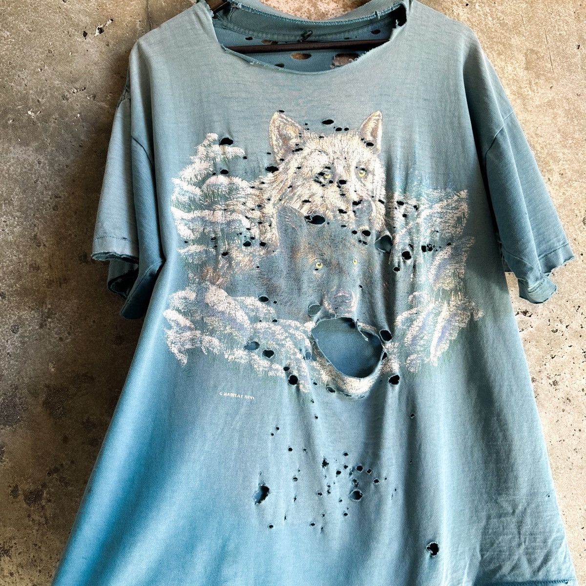 Vintage 90s THRASHED Gradient Sun Fade Wolf Wolves Nature T-Shirt Size US XL / EU 56 / 4 - 1 Thumbnail