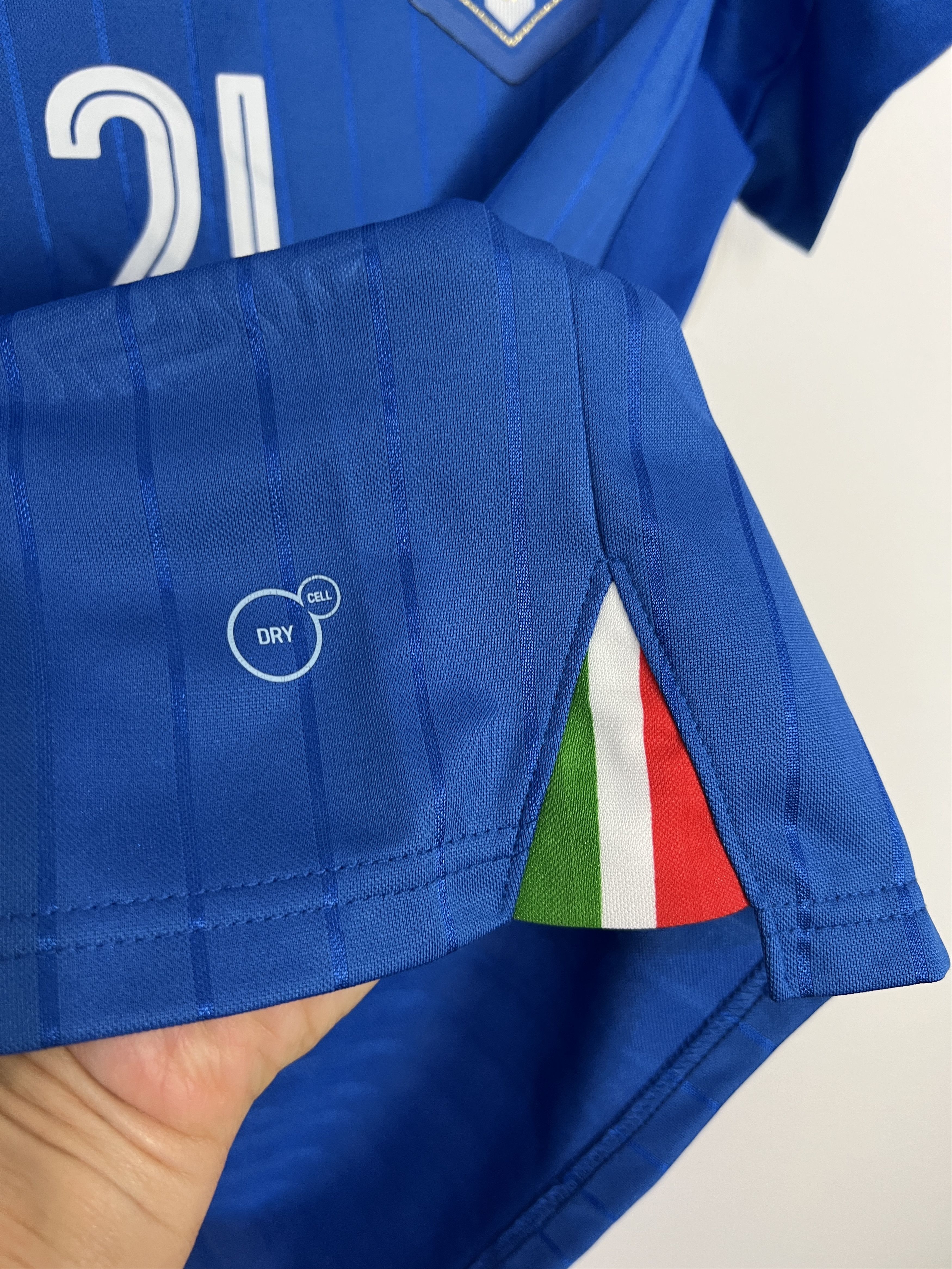 Puma Italy Home football shirt 2016 Soccer Puma #21 Pirlo Maglia Size US M / EU 48-50 / 2 - 7 Thumbnail