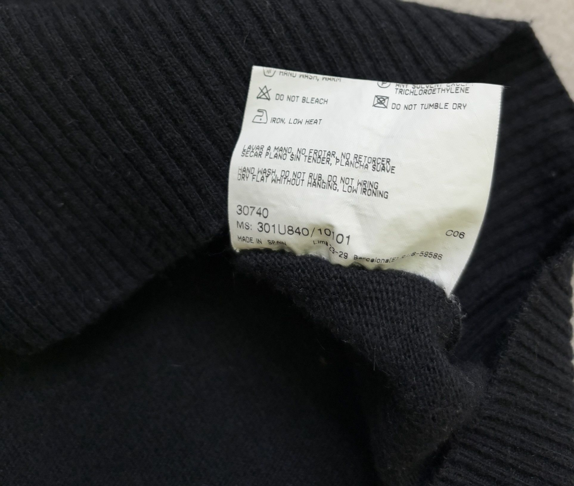 Burberry × Vintage Thomas Burberry Black V-neck sweater Cashmere size L Size US L / EU 52-54 / 3 - 13 Thumbnail