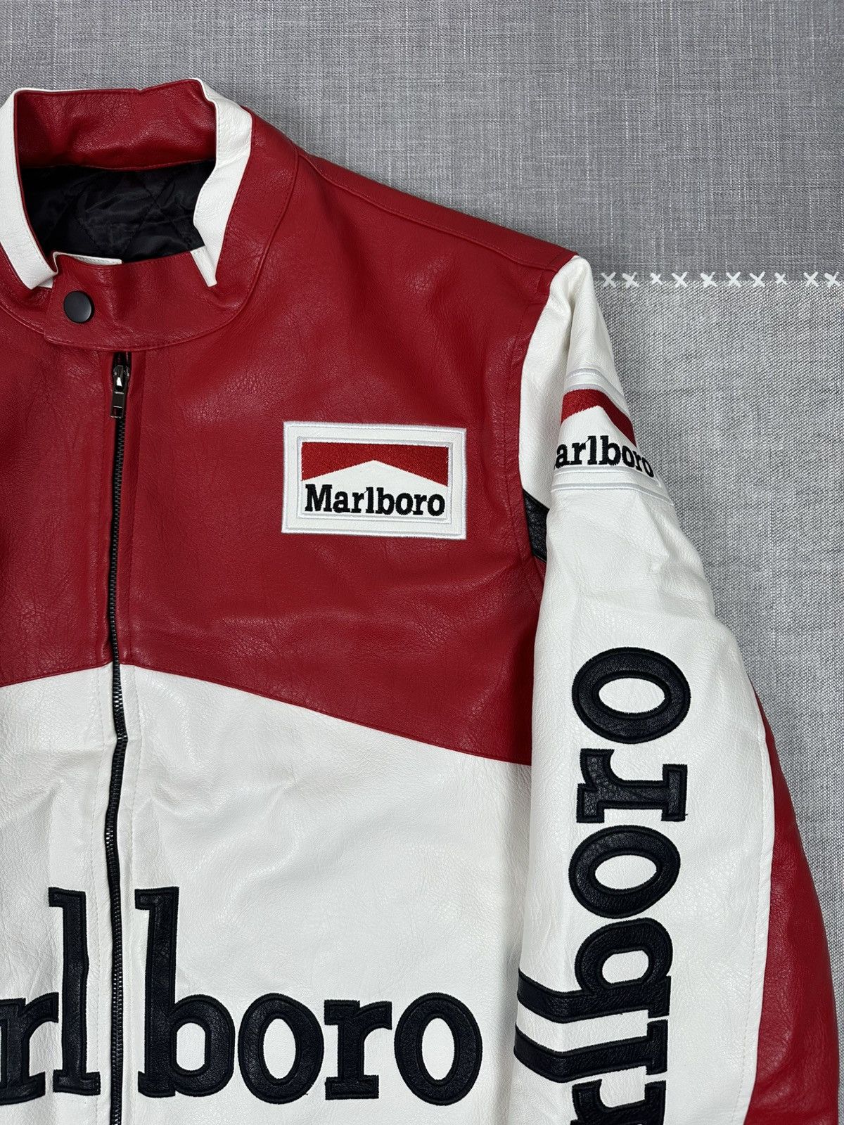 Vintage Vintage Marlboro Racing Leather Jacket — Moto GP / F1 Style Size US L / EU 52-54 / 3 - 5 Thumbnail