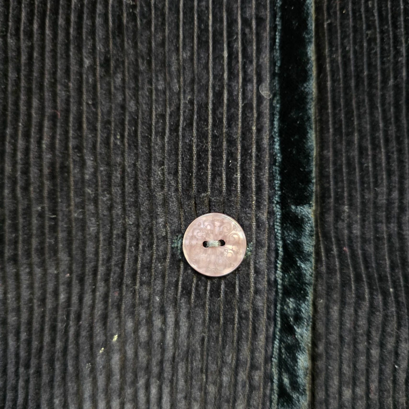 J. Jill VINTAGE J. Jill Top Womens Medium Black Velour Corduroy Button Pocket Career Size M / US 6-8 / IT 42-44 - 4 Thumbnail
